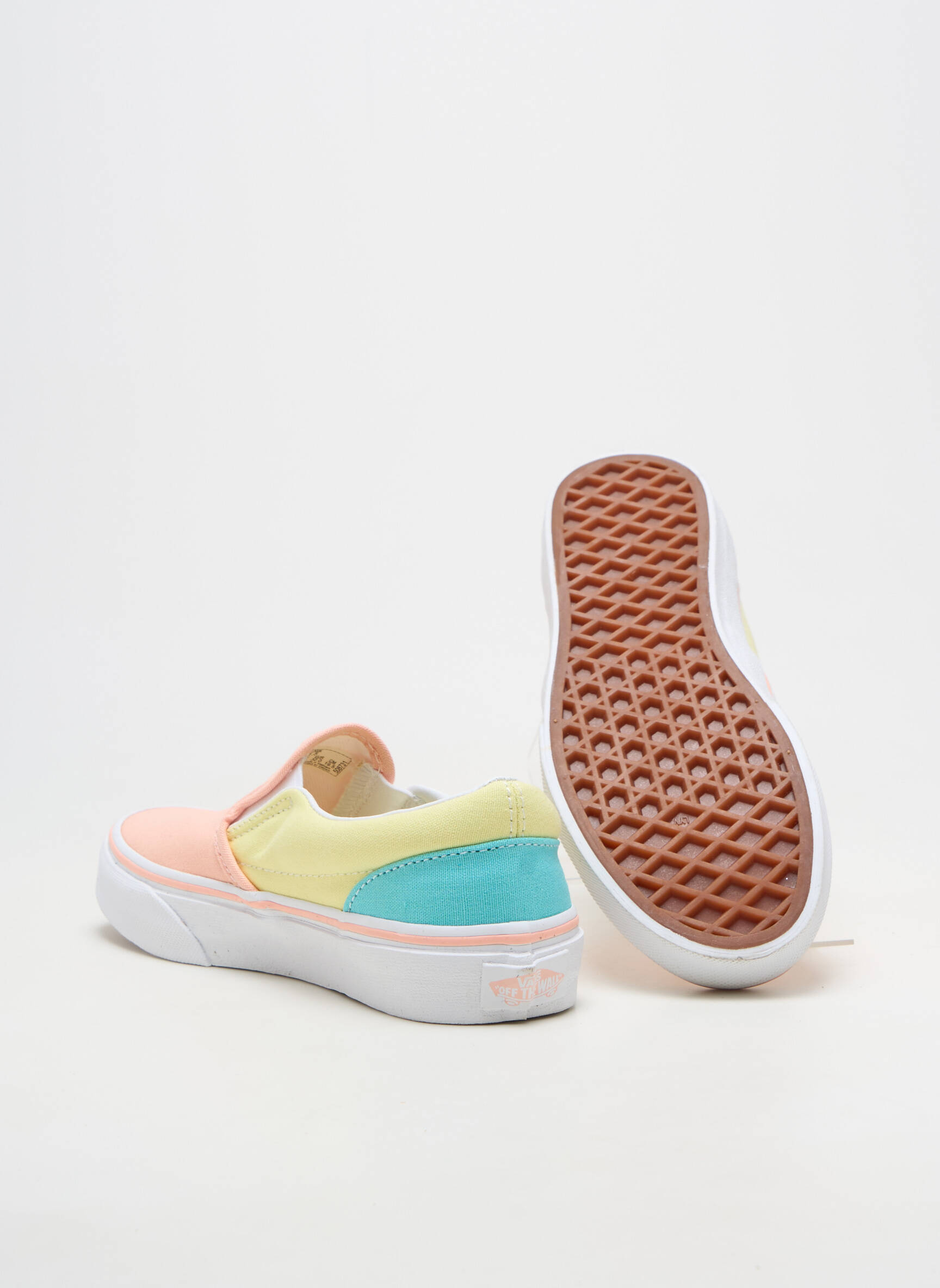 Slip ons bout rond bout rond rose VANS fille