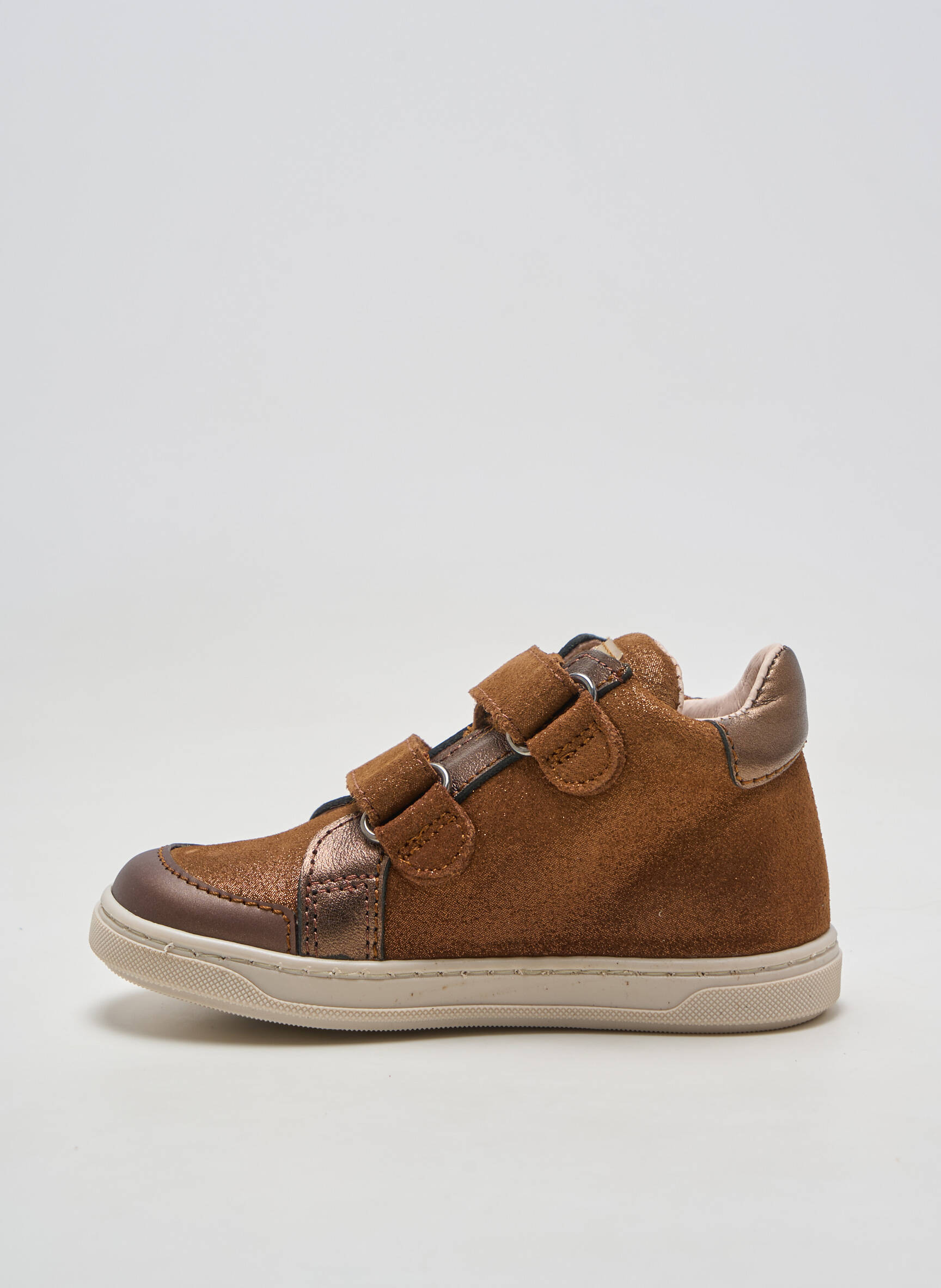 Baskets matière lisse bout rond marron ACEBOS fille