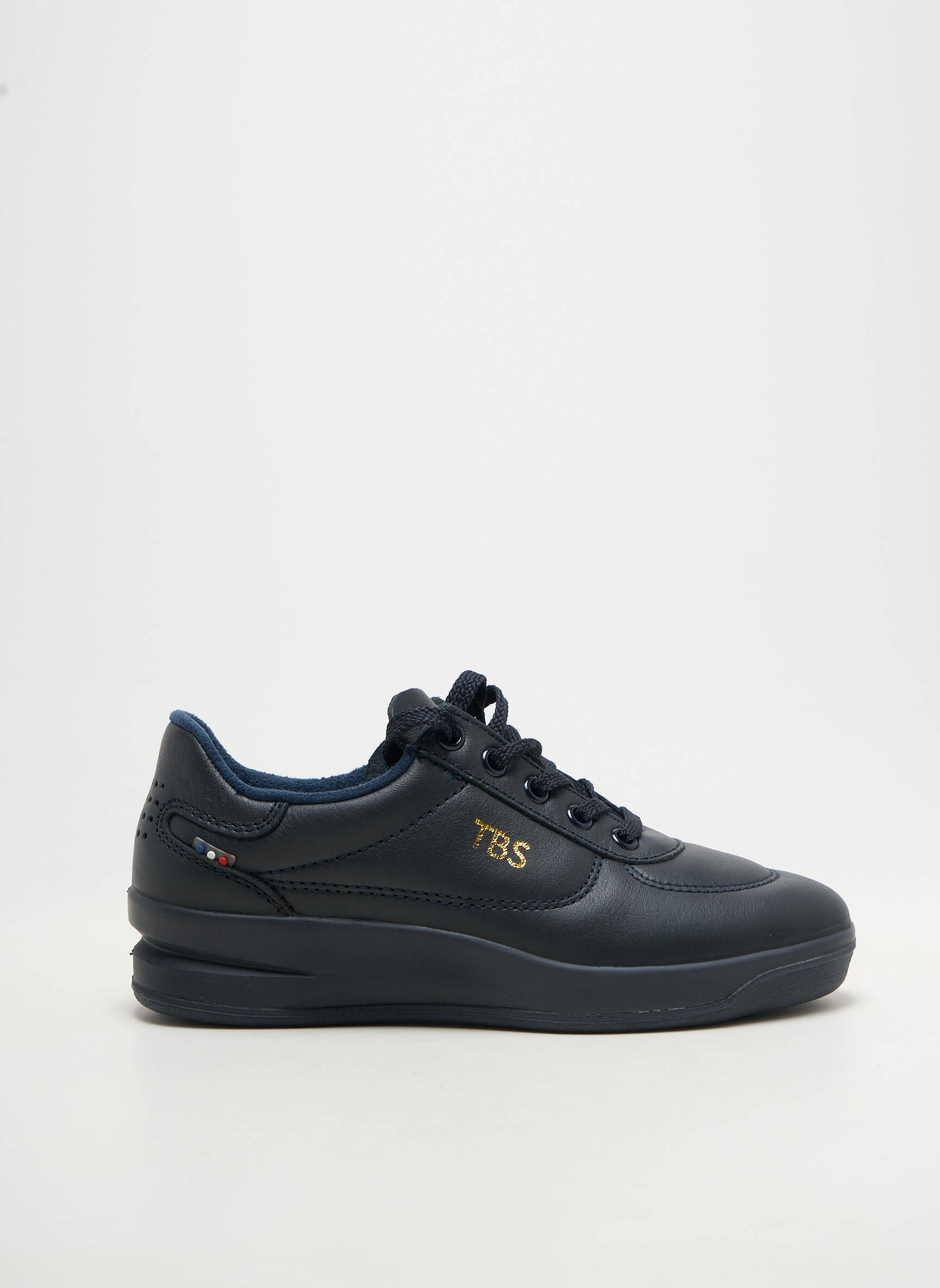 Baskets matière lisse bout rond noir TBS homme