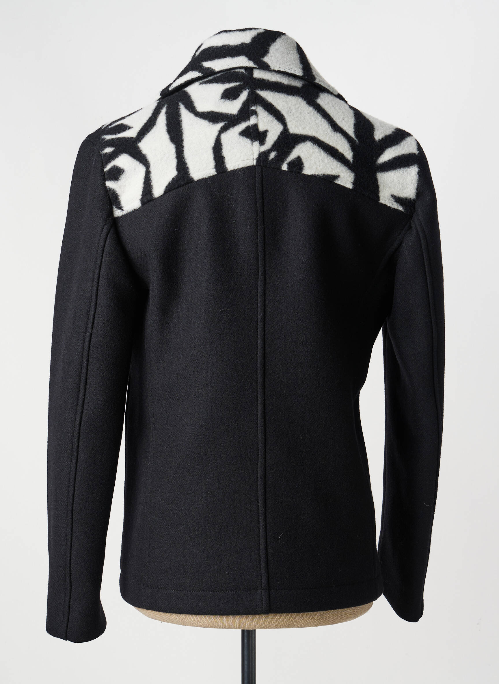 Manteau court coupe droite sans capuche noir PIERRE TALAMON femme
