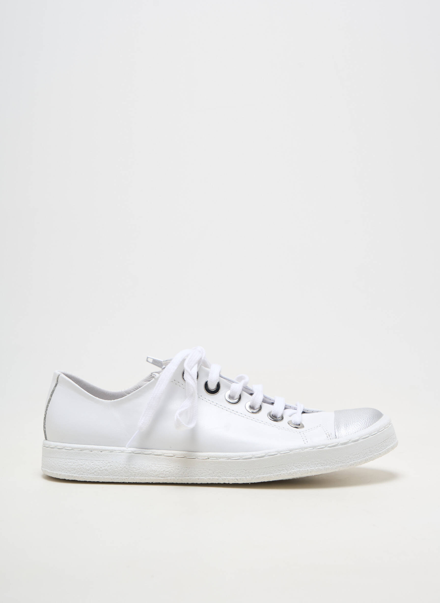 Baskets matière lisse talon plat jusqu'à 3cm blanc CHACAL femme