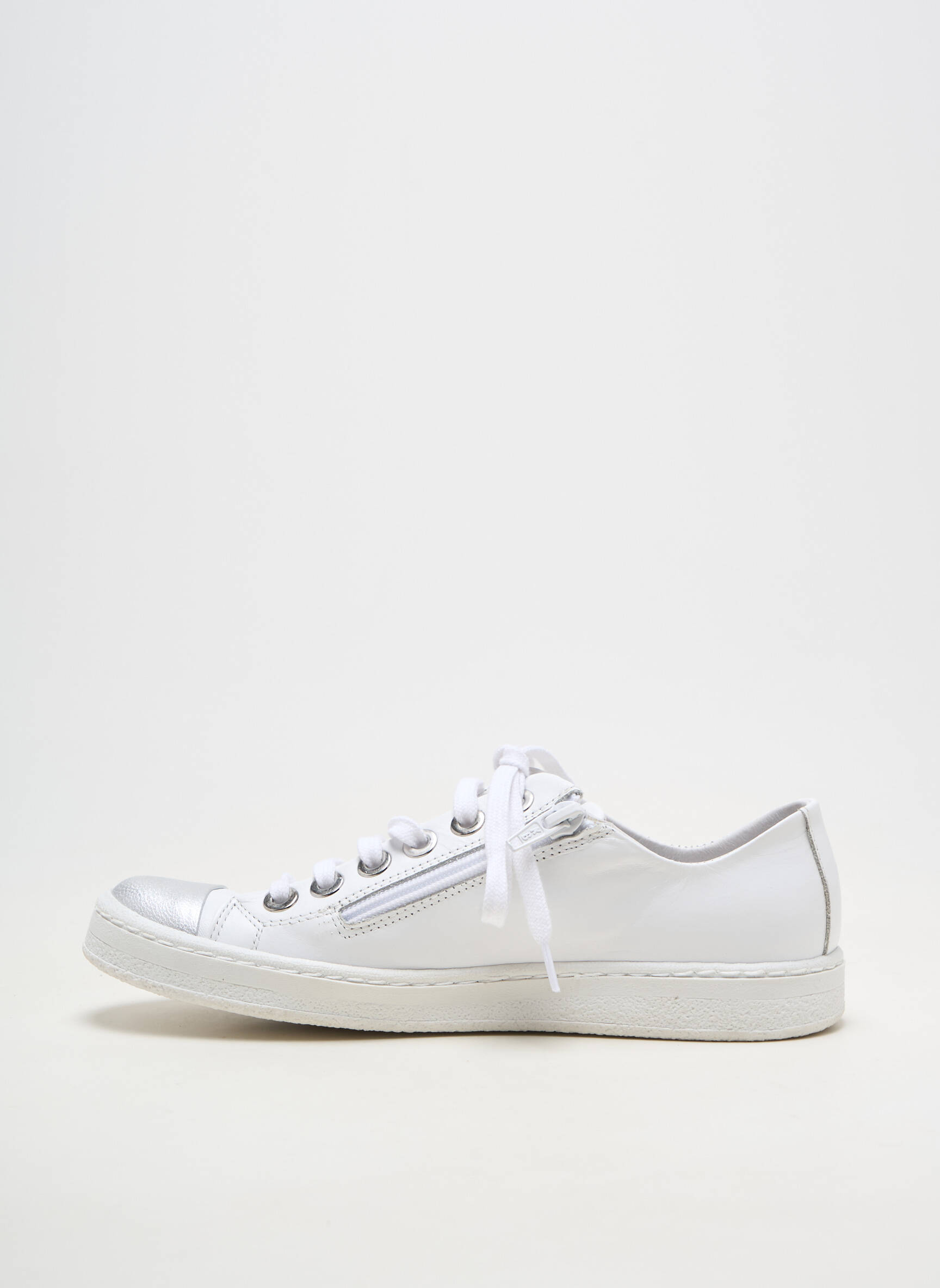 Baskets matière lisse talon plat jusqu'à 3cm blanc CHACAL femme