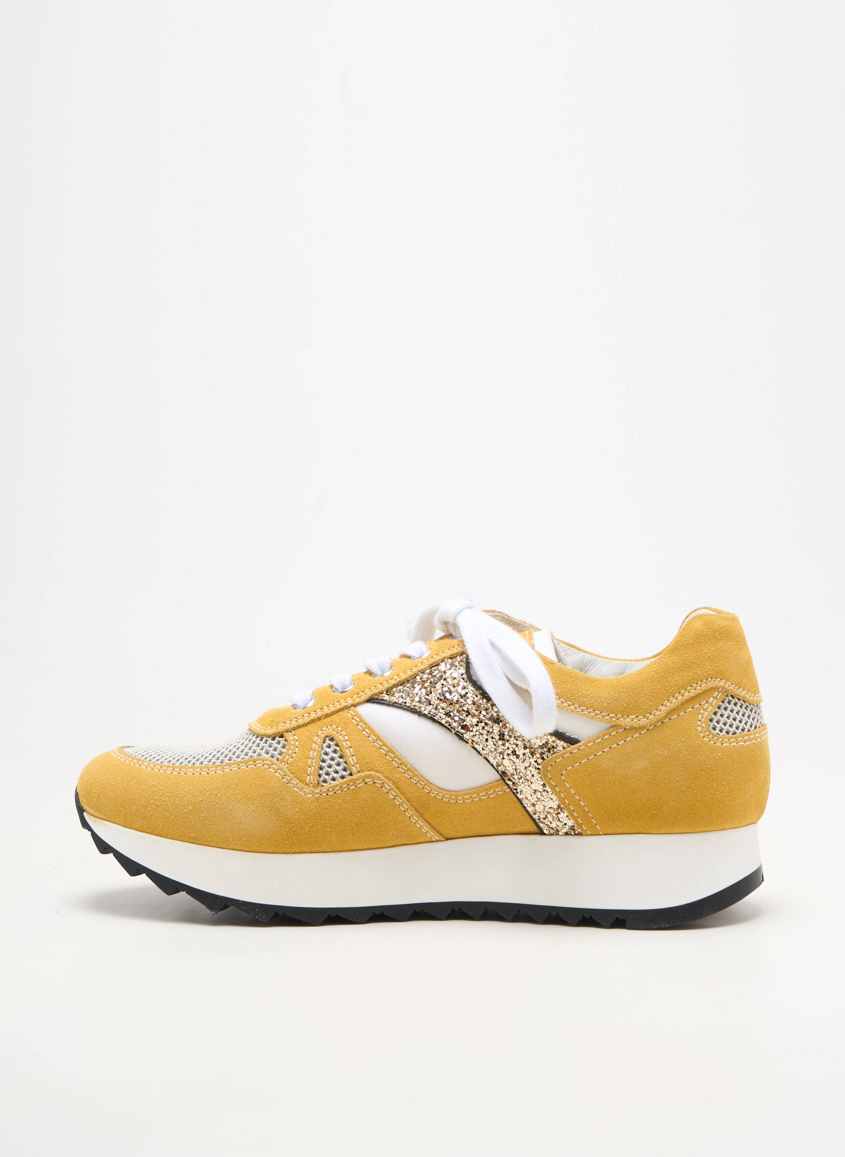 Baskets bout rond talon plat jusqu'à 3cm jaune NERO GIARDINI femme