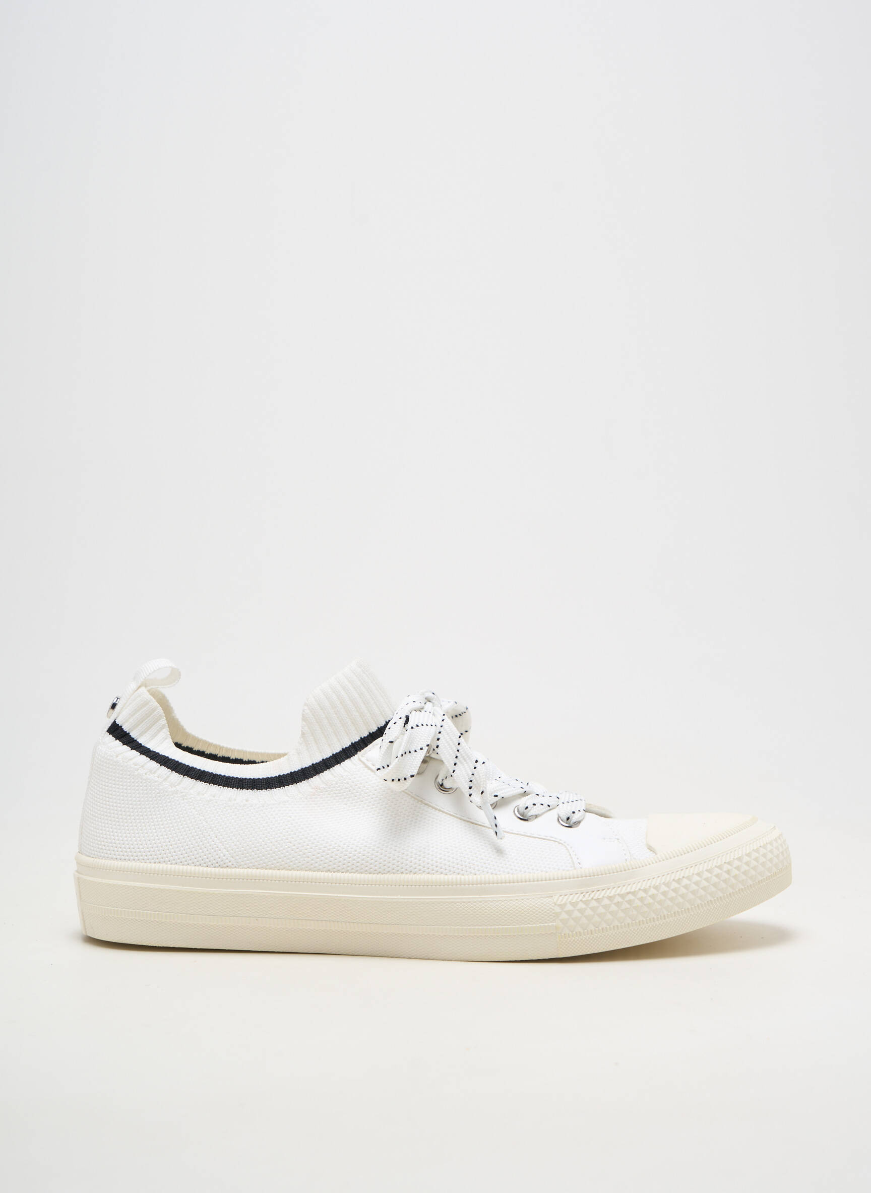 Baskets bout rond talon plat jusqu'à 3cm blanc REQINS femme