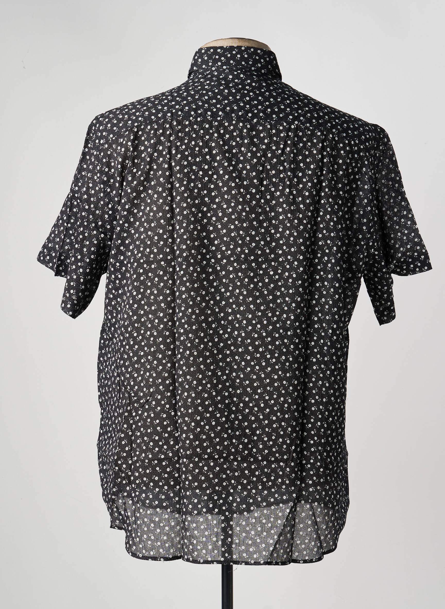 Chemise manches courtes fermeture boutonnée sur le devant noir CAMBERABERO homme