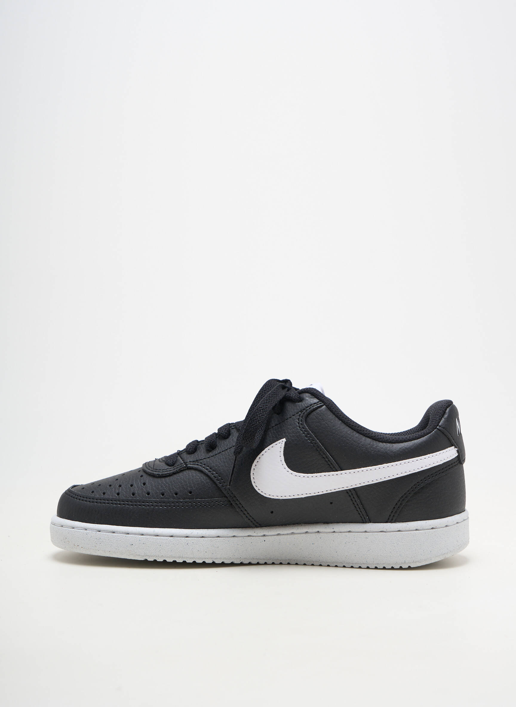 Baskets matière lisse bout rond noir NIKE homme