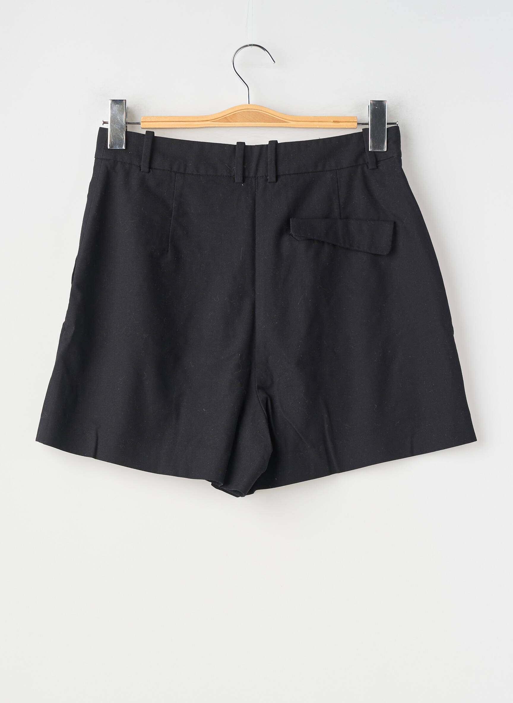 Short fermeture zippée sous rabat avec crochet taille haute noir ZARA femme