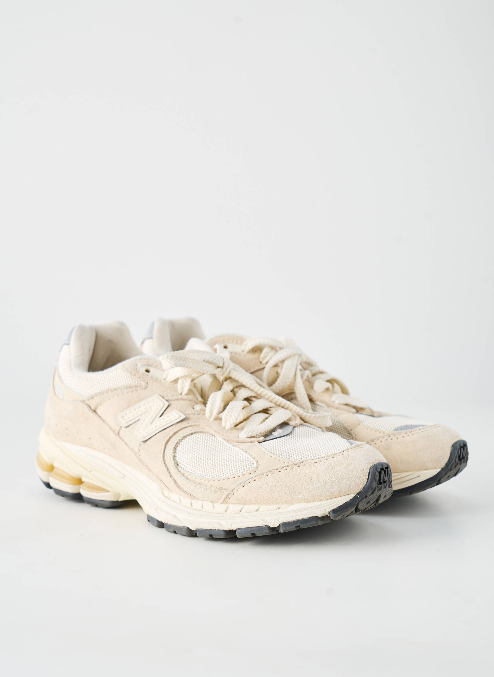 Baskets nubuck talon plat jusqu'à 3cm beige NEW BALANCE femme