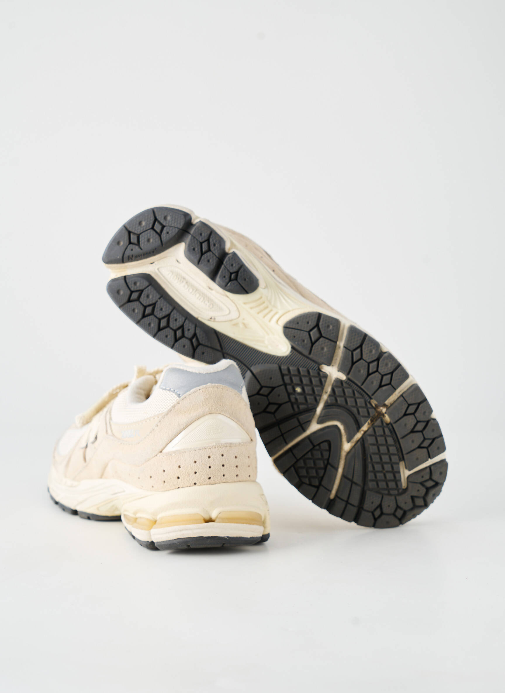 Baskets nubuck talon plat jusqu'à 3cm beige NEW BALANCE femme