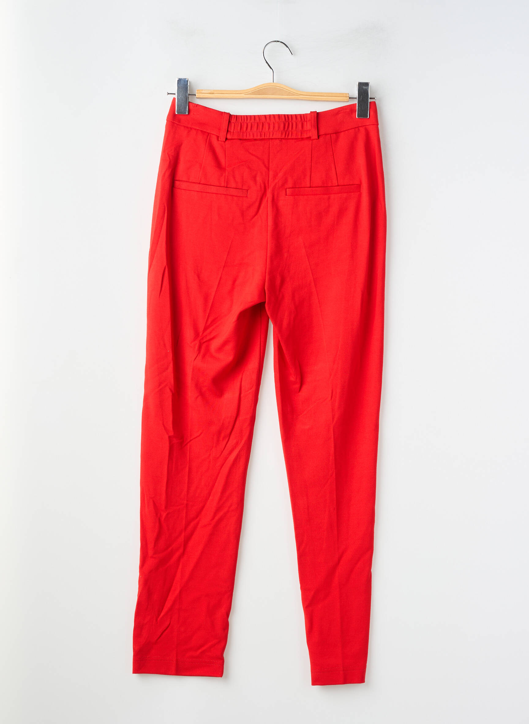 Pantalon chino fermeture zippée sous rabat avec crochet rouge OUI femme