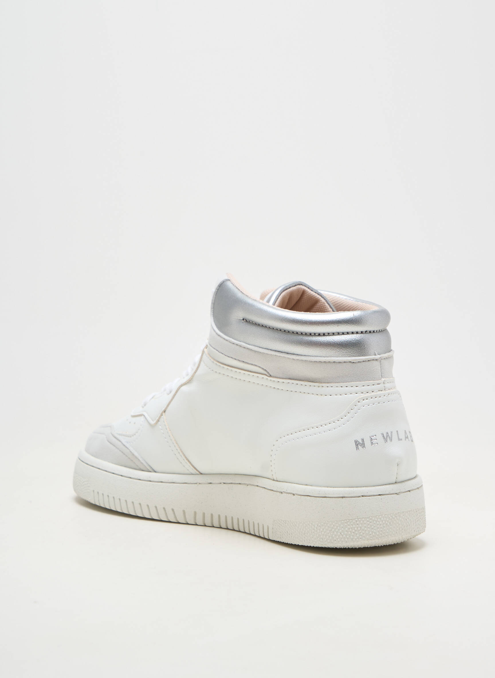 Baskets matière lisse bout rond blanc NEWLAB unisexe