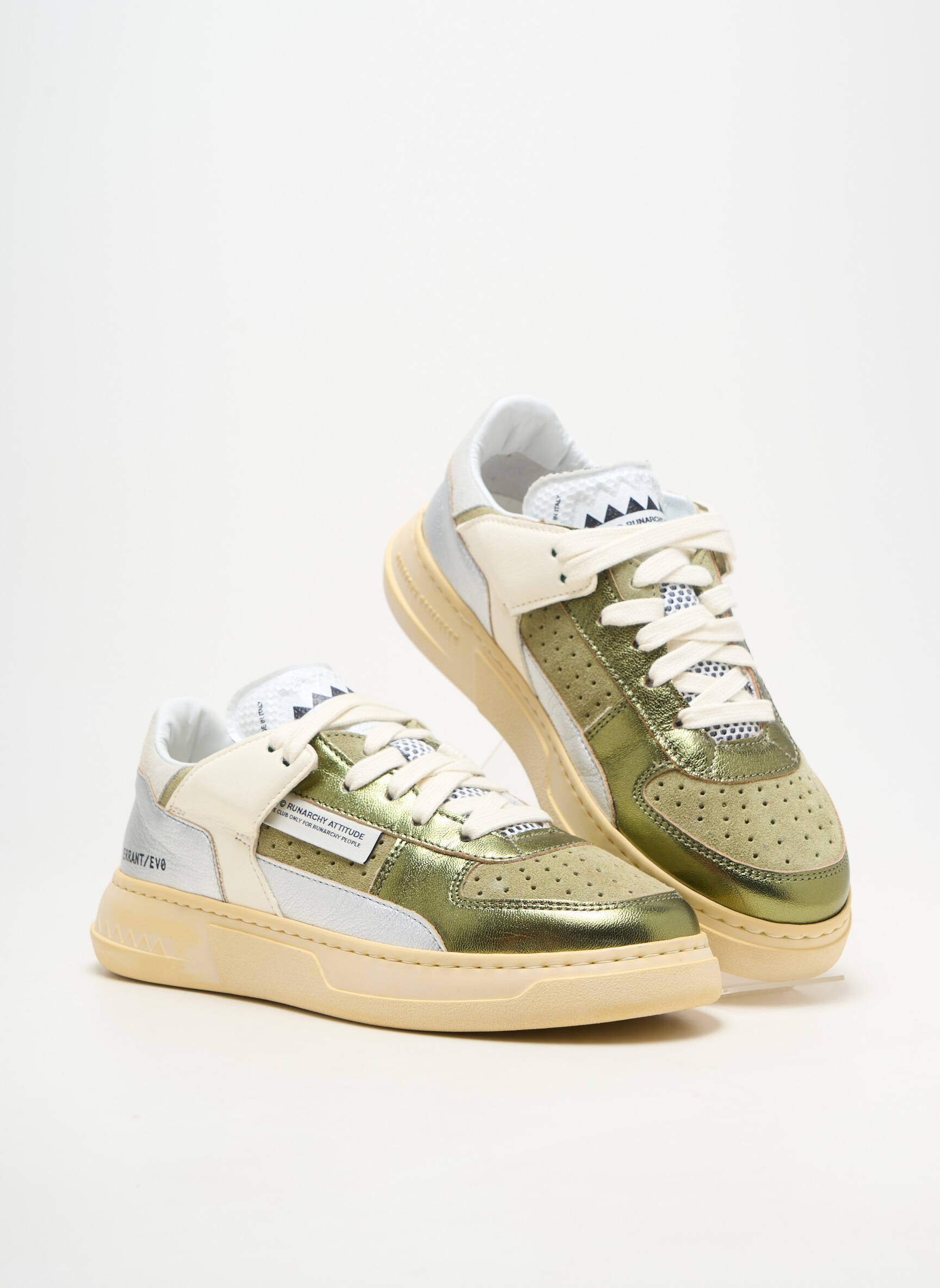 Baskets matière lisse talon plat jusqu'à 3cm vert RUN OF femme