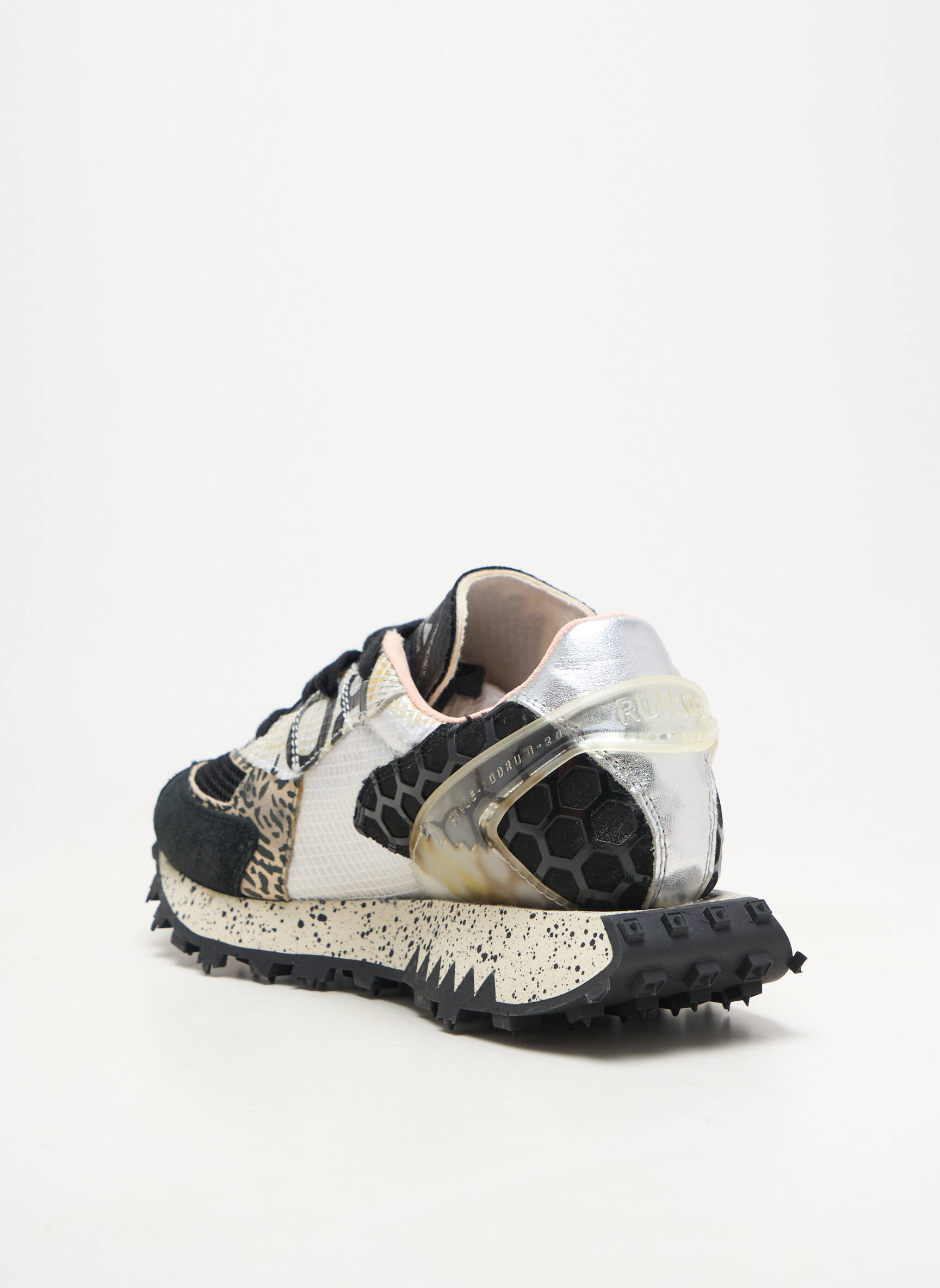 Baskets bout rond talon plat jusqu'à 3cm noir RUN OF femme