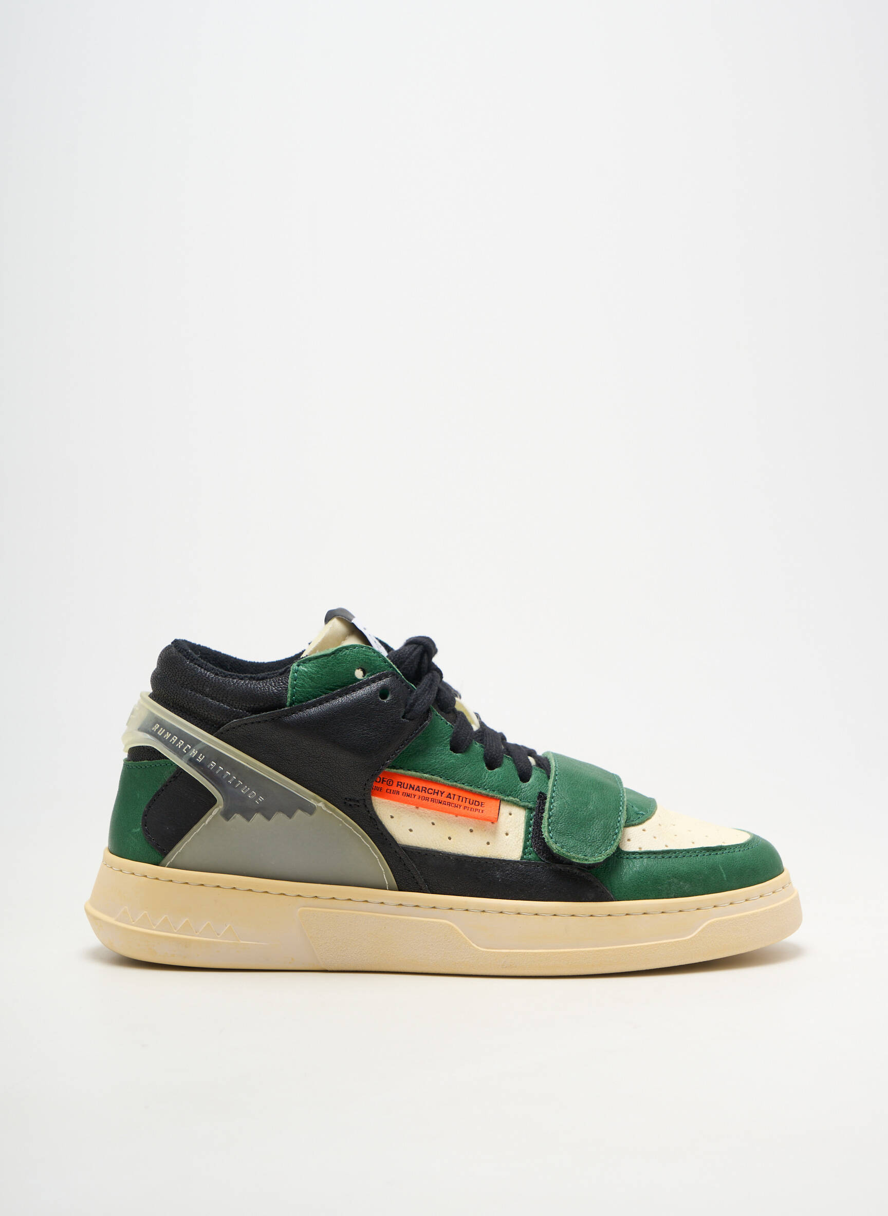 Baskets matière lisse bout rond noir RUN OF homme