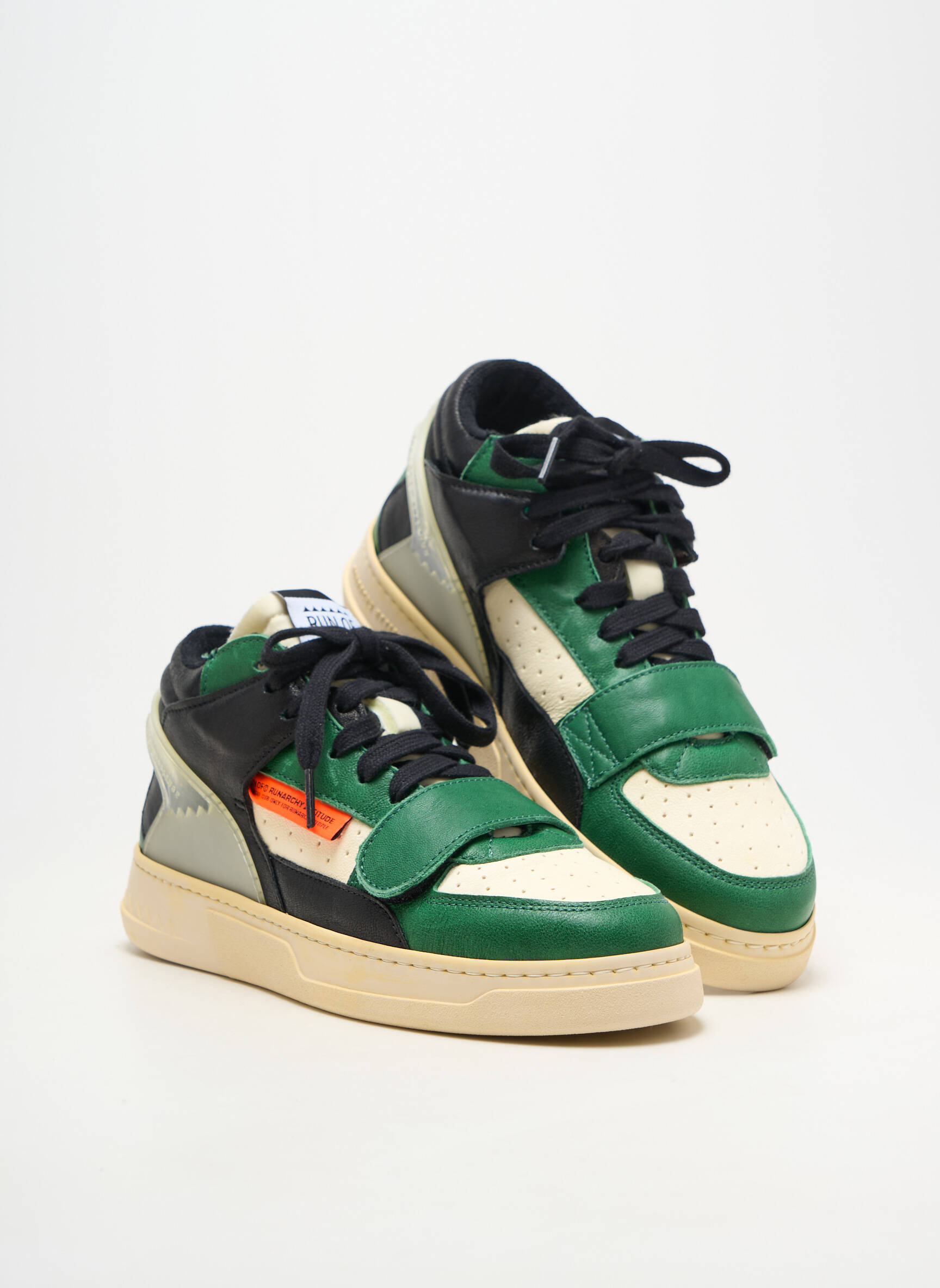 Baskets matière lisse bout rond noir RUN OF homme
