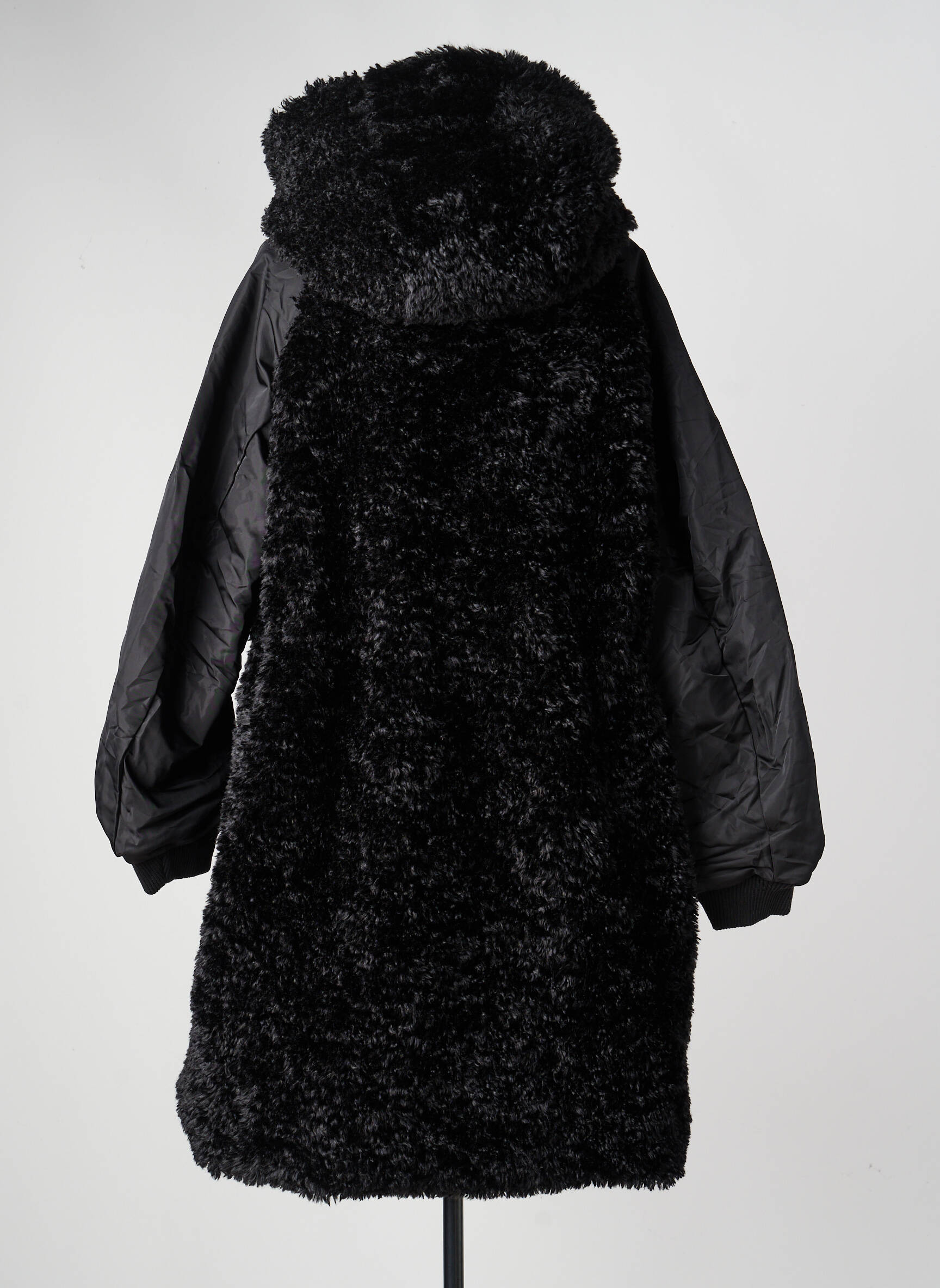 Doudoune poches a capuche noir OOF WEAR femme