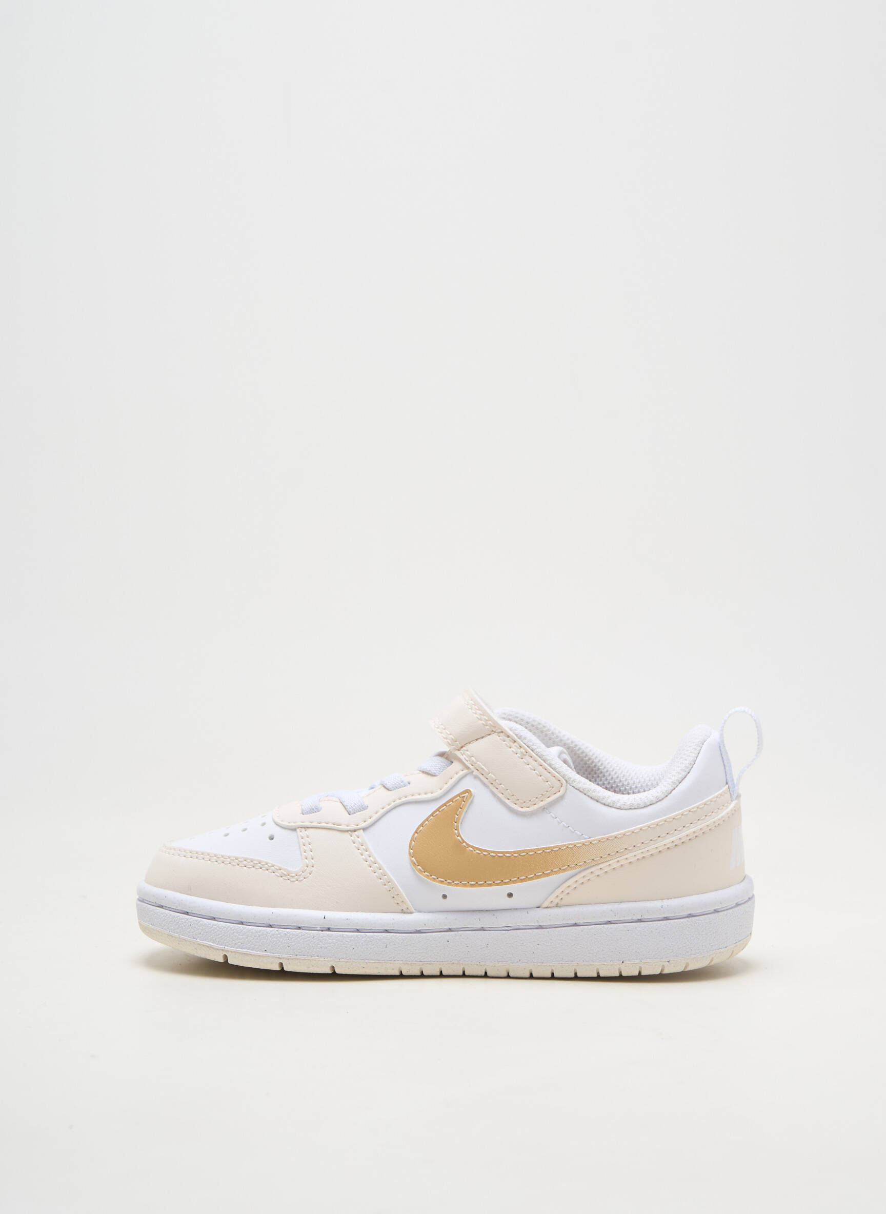 Baskets matière lisse bout rond beige NIKE enfant