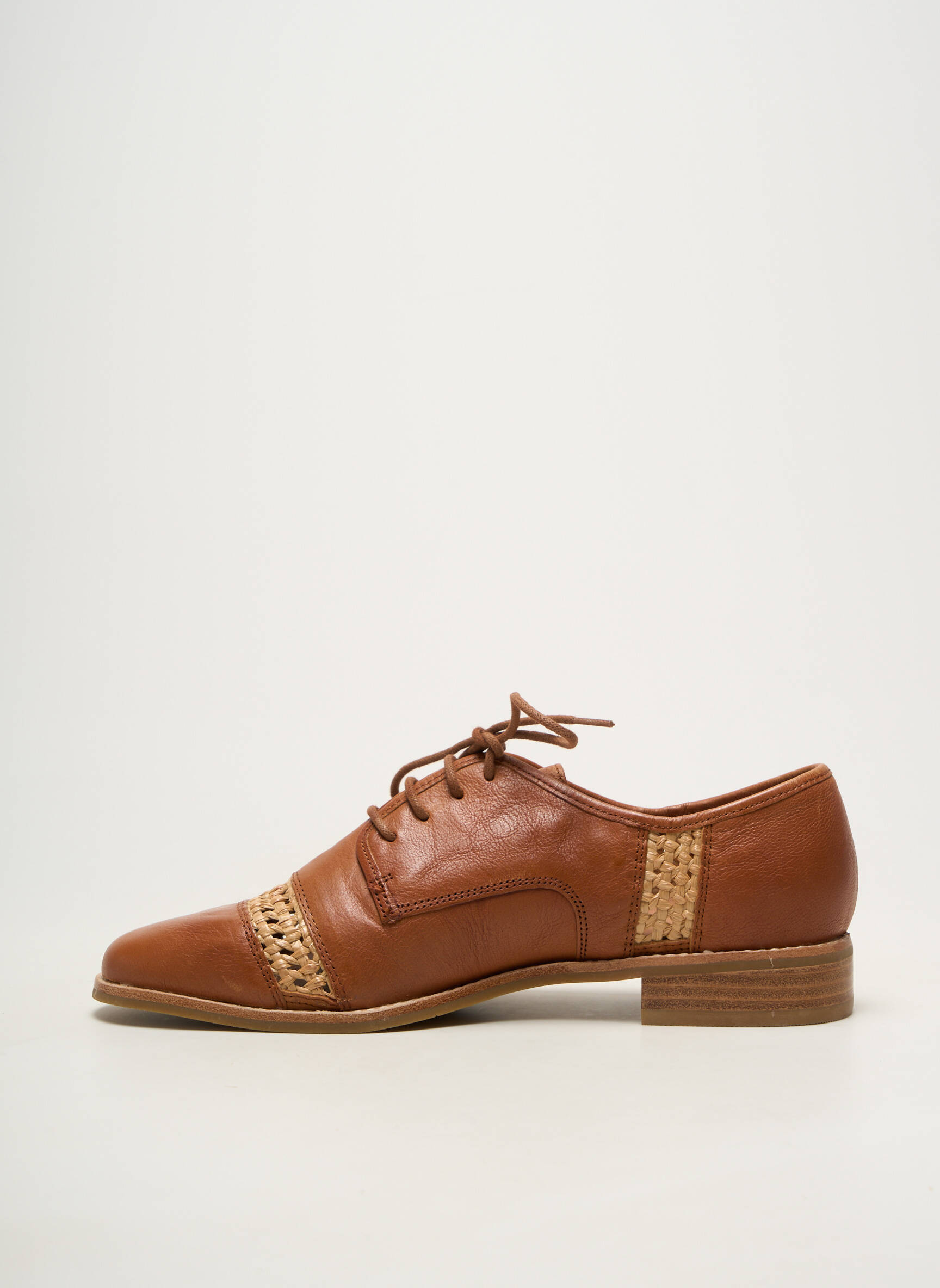 Derbies matière lisse talon plat jusqu'à 3cm marron EMILIE KARSTON femme