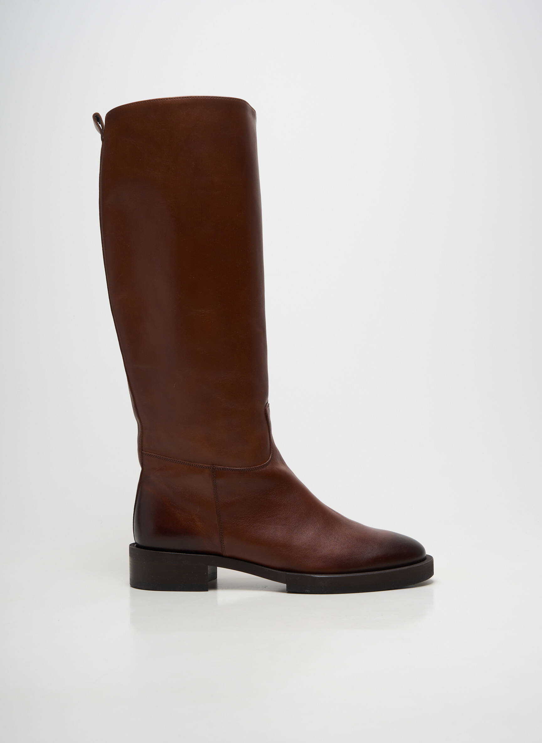 Bottes matière lisse talon plat jusqu'à 3cm marron PERTINI femme