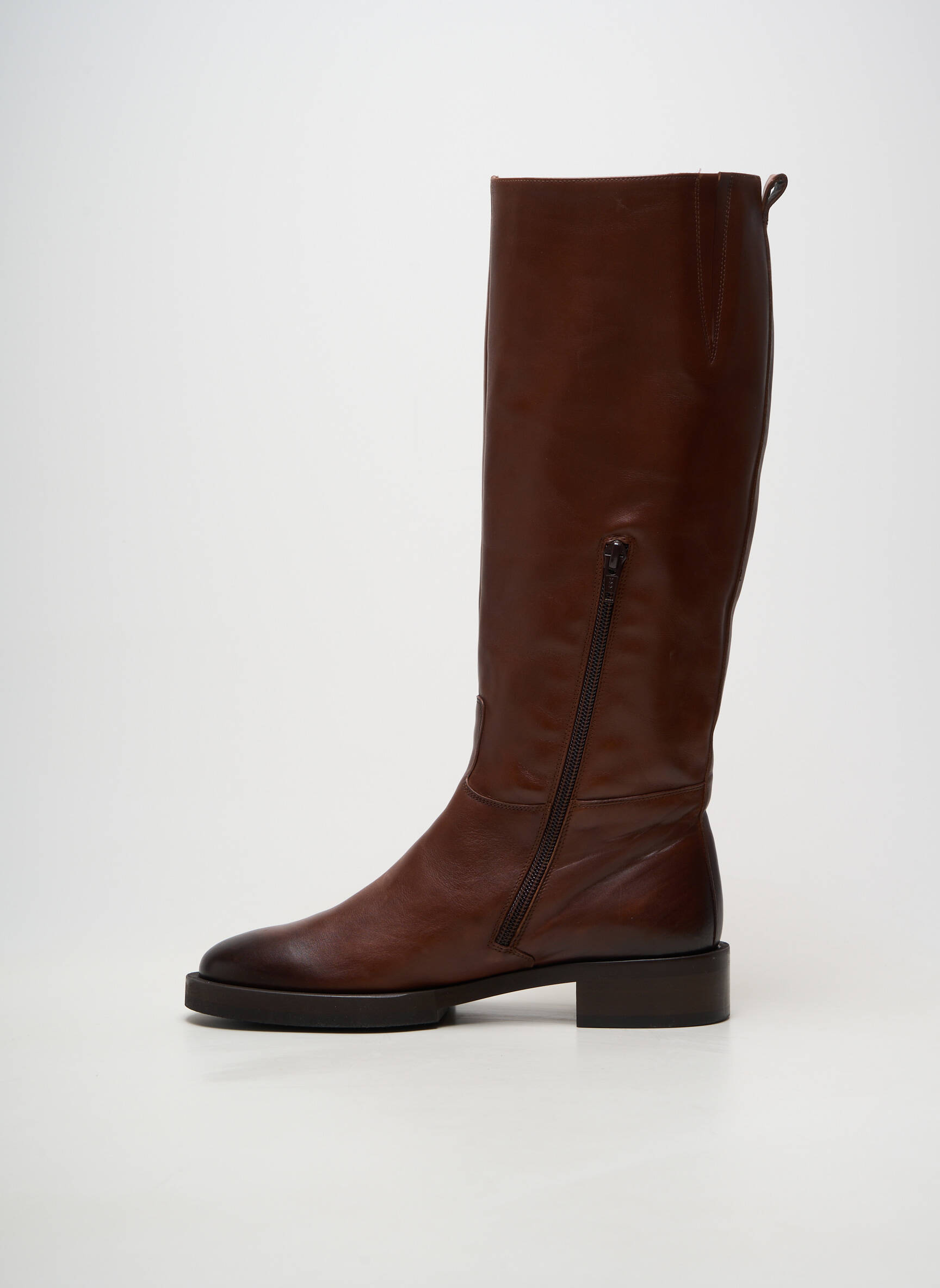 Bottes matière lisse talon plat jusqu'à 3cm marron PERTINI femme