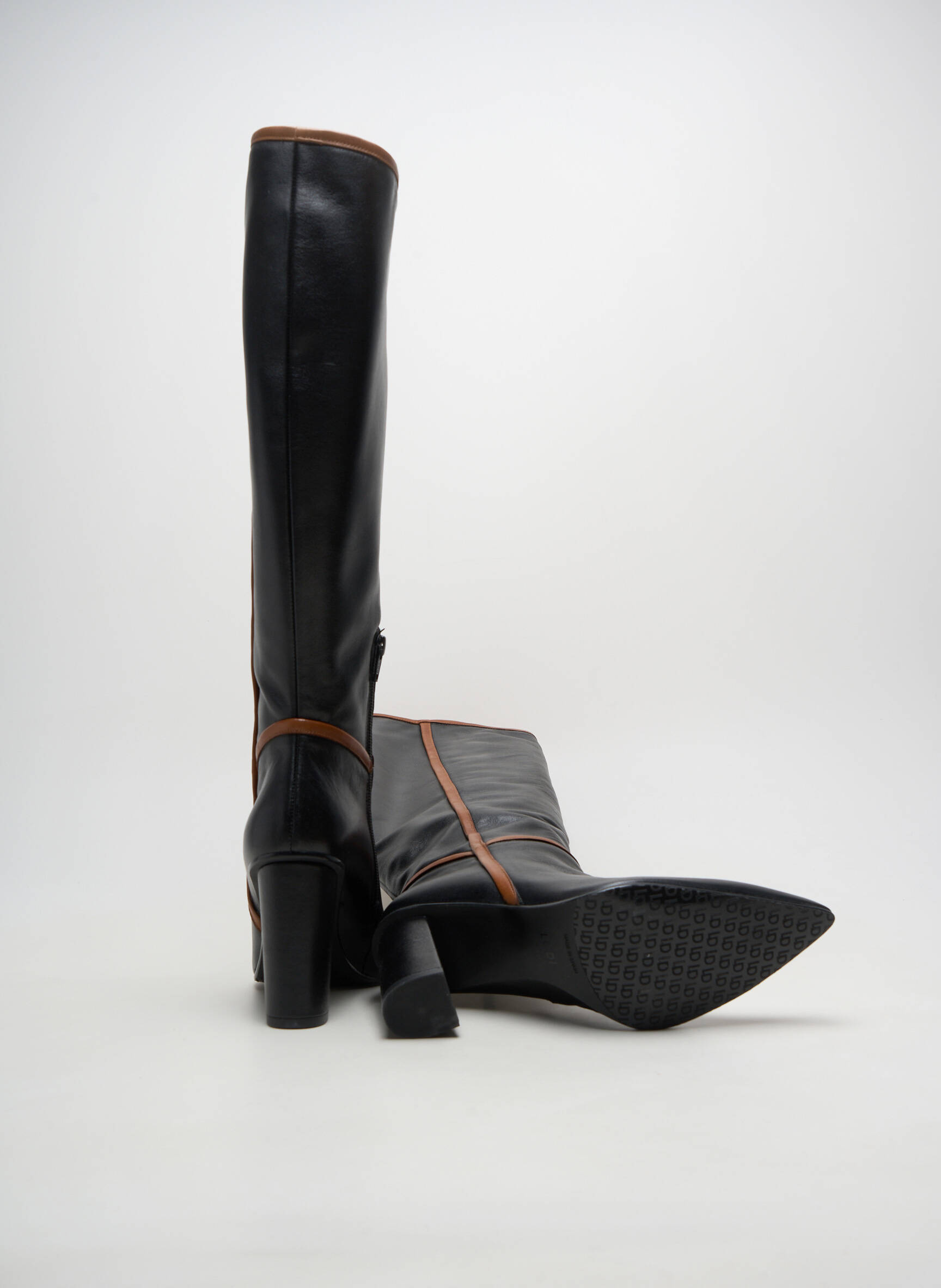 Bottes bout pointu talon de 7 à 9cm noir LODI femme