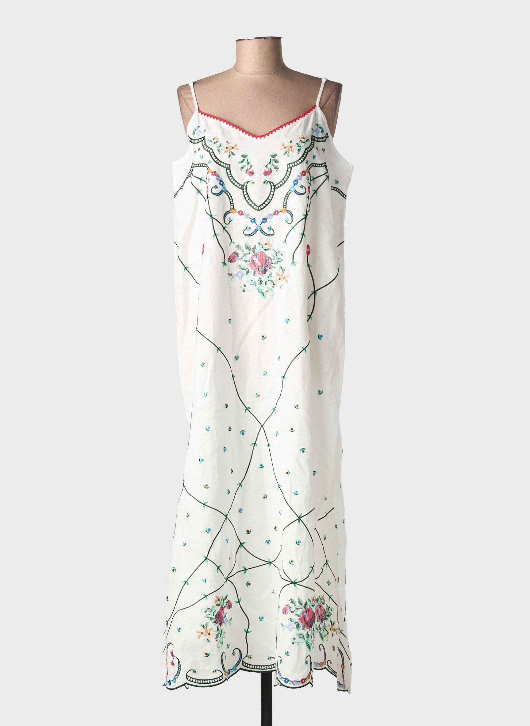 Robe longue tissage crêpe fines bretelles blanc ME369 femme