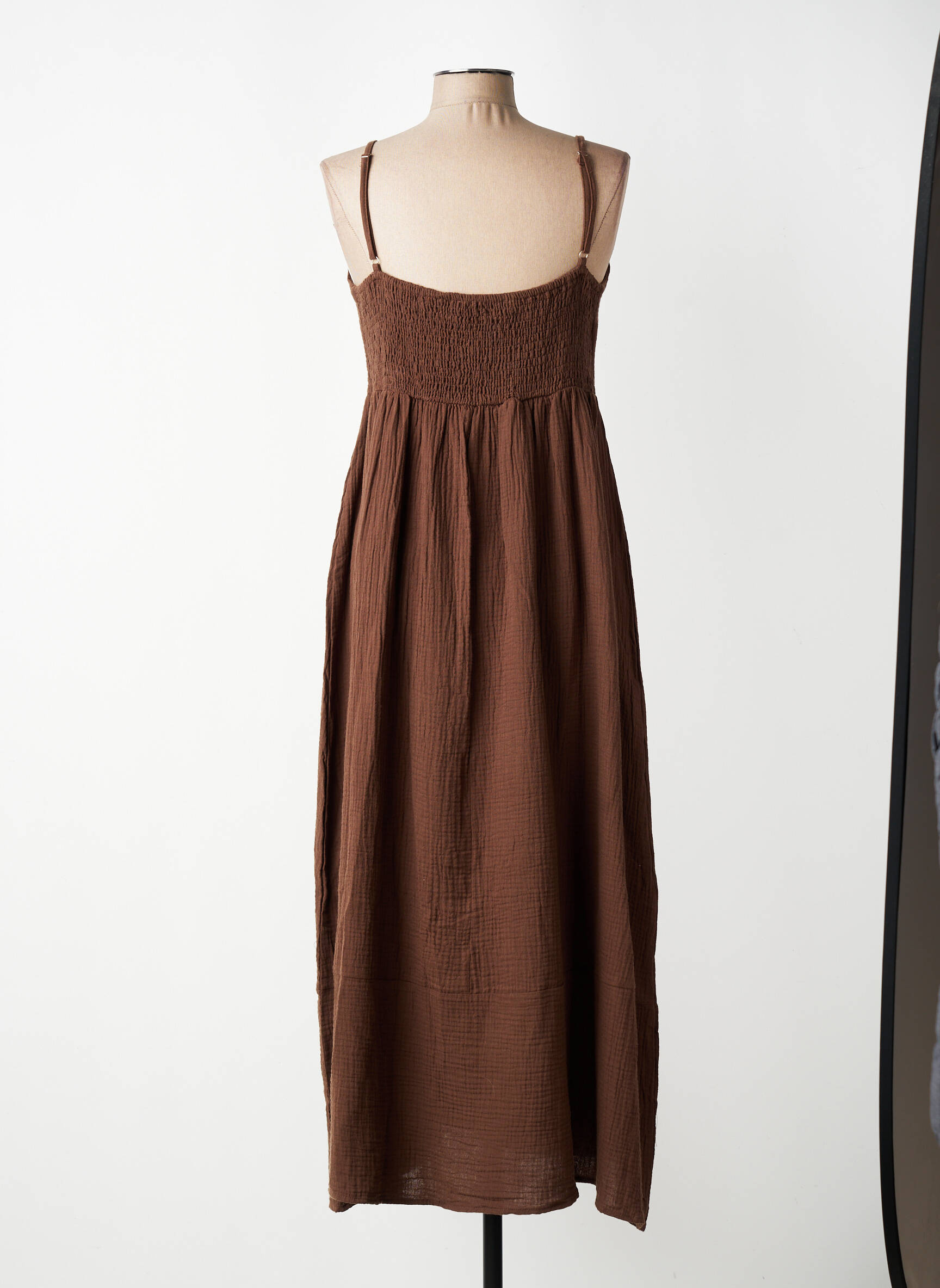 Robe longue tissage crêpe fines bretelles marron LE JARDIN DU LIN femme