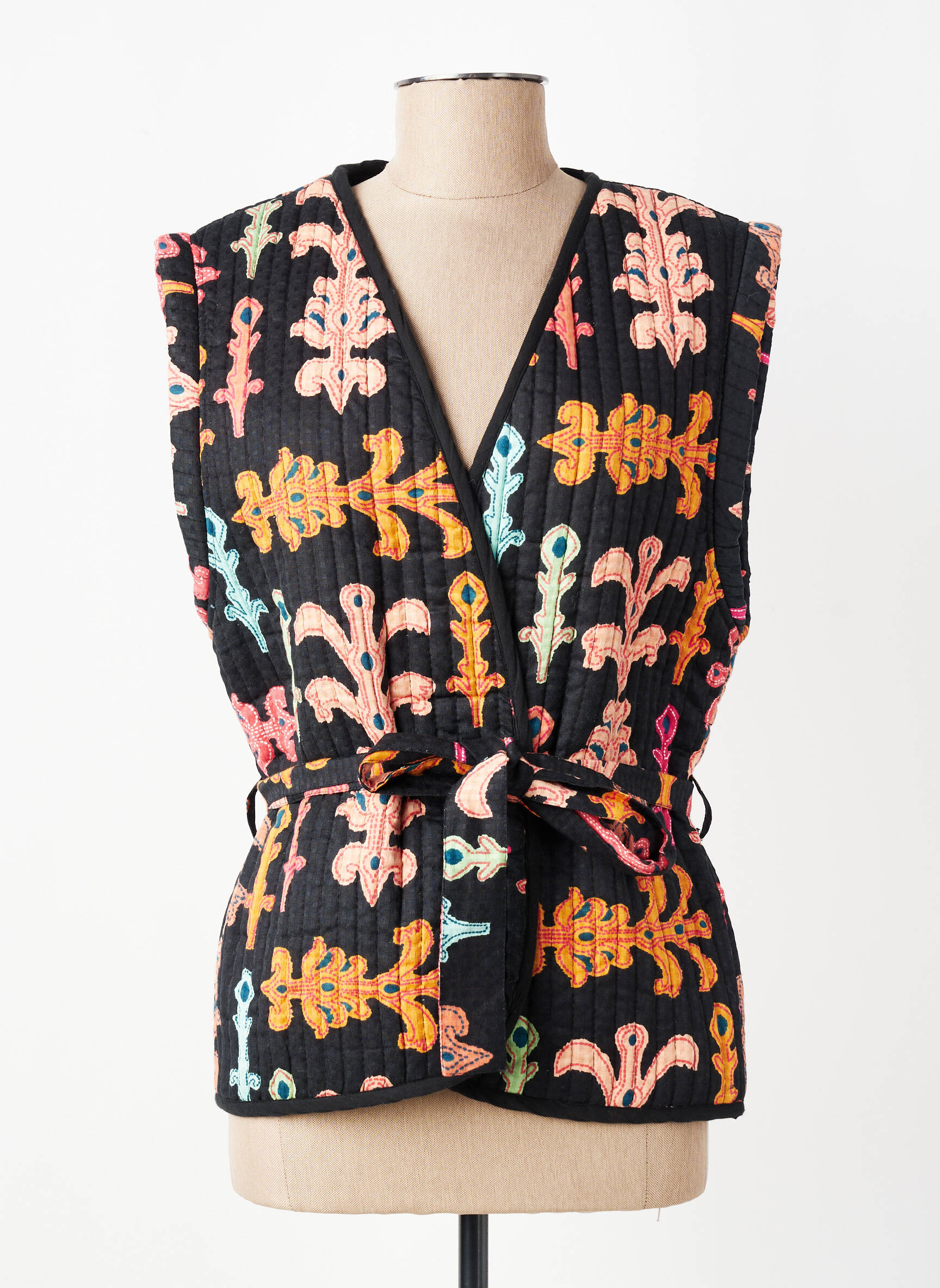 Gilet manches courtes coupe cintrée noir AN' GE femme