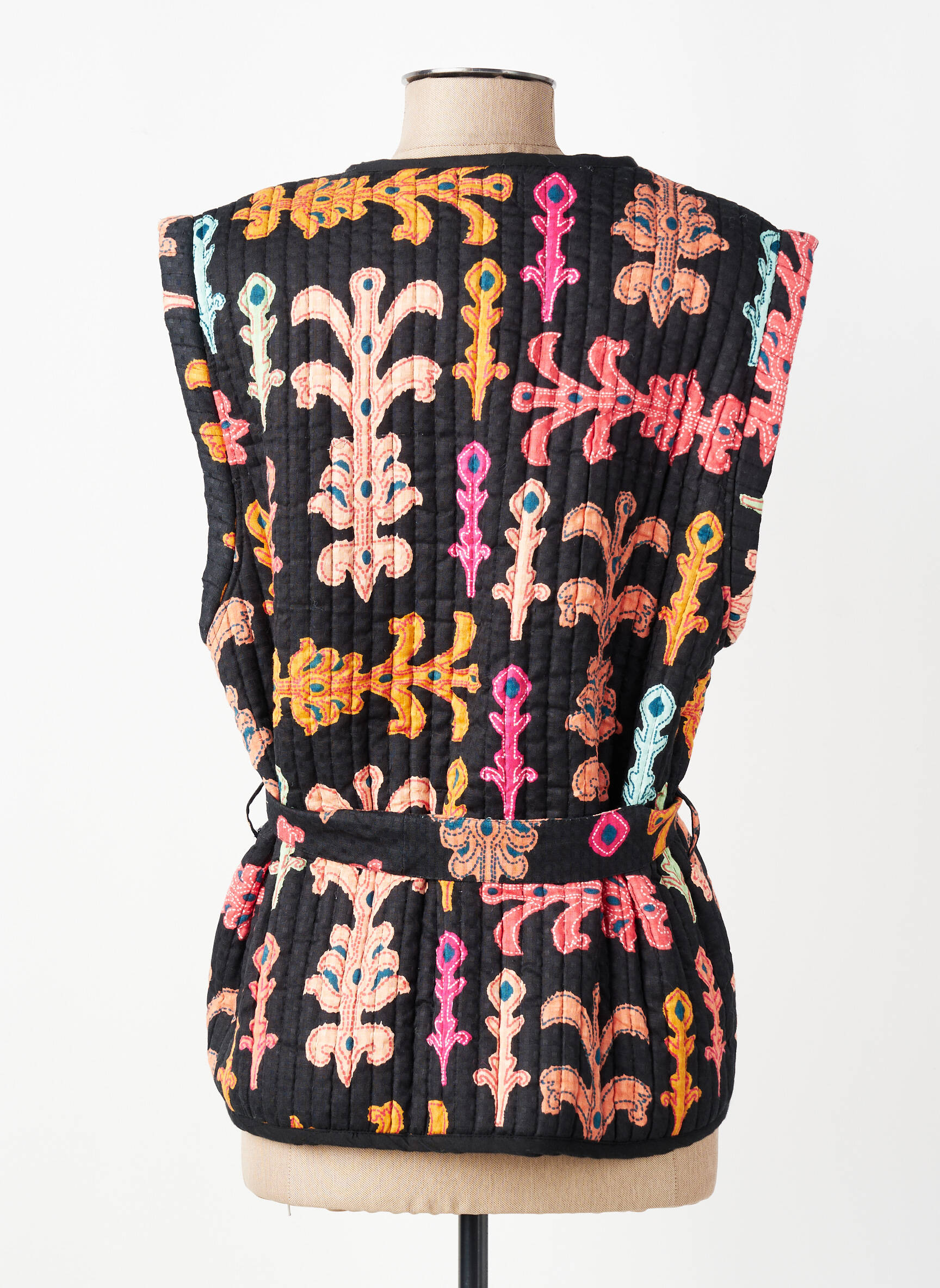 Gilet manches courtes coupe cintrée noir AN' GE femme