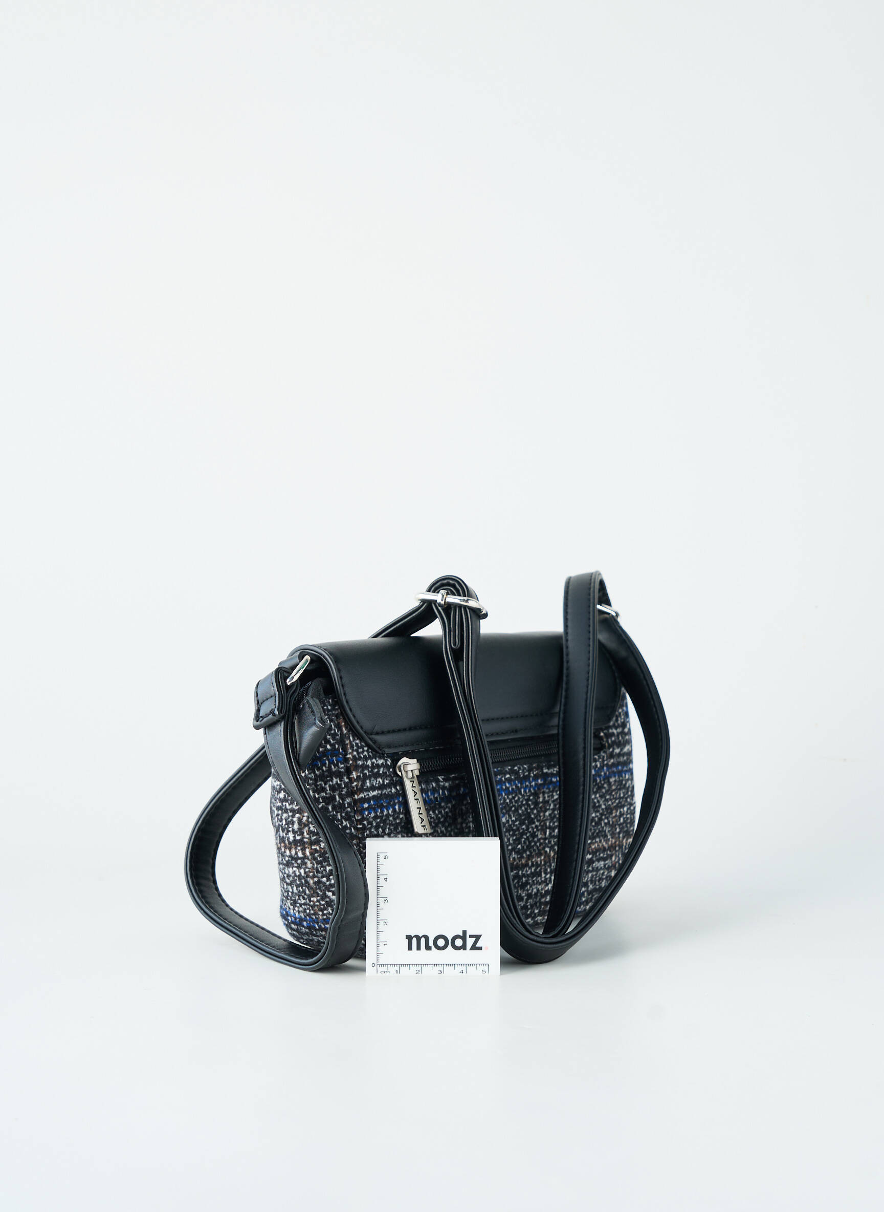 Sac multipoches forme rectangulaire noir NAF NAF femme