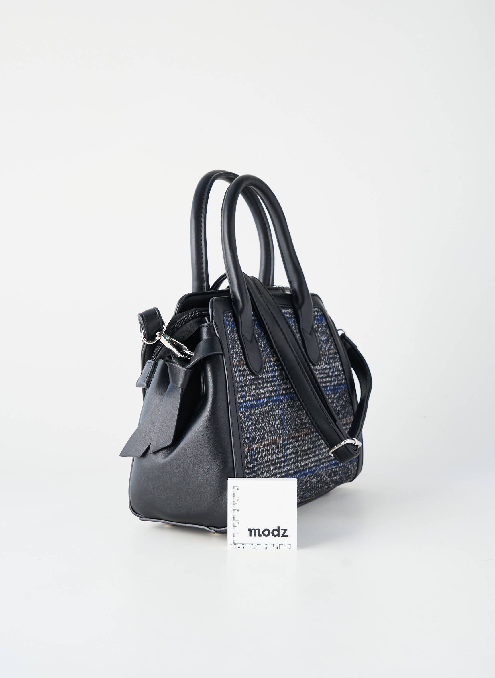 Sac fermeture zippée forme rectangulaire noir NAF NAF femme