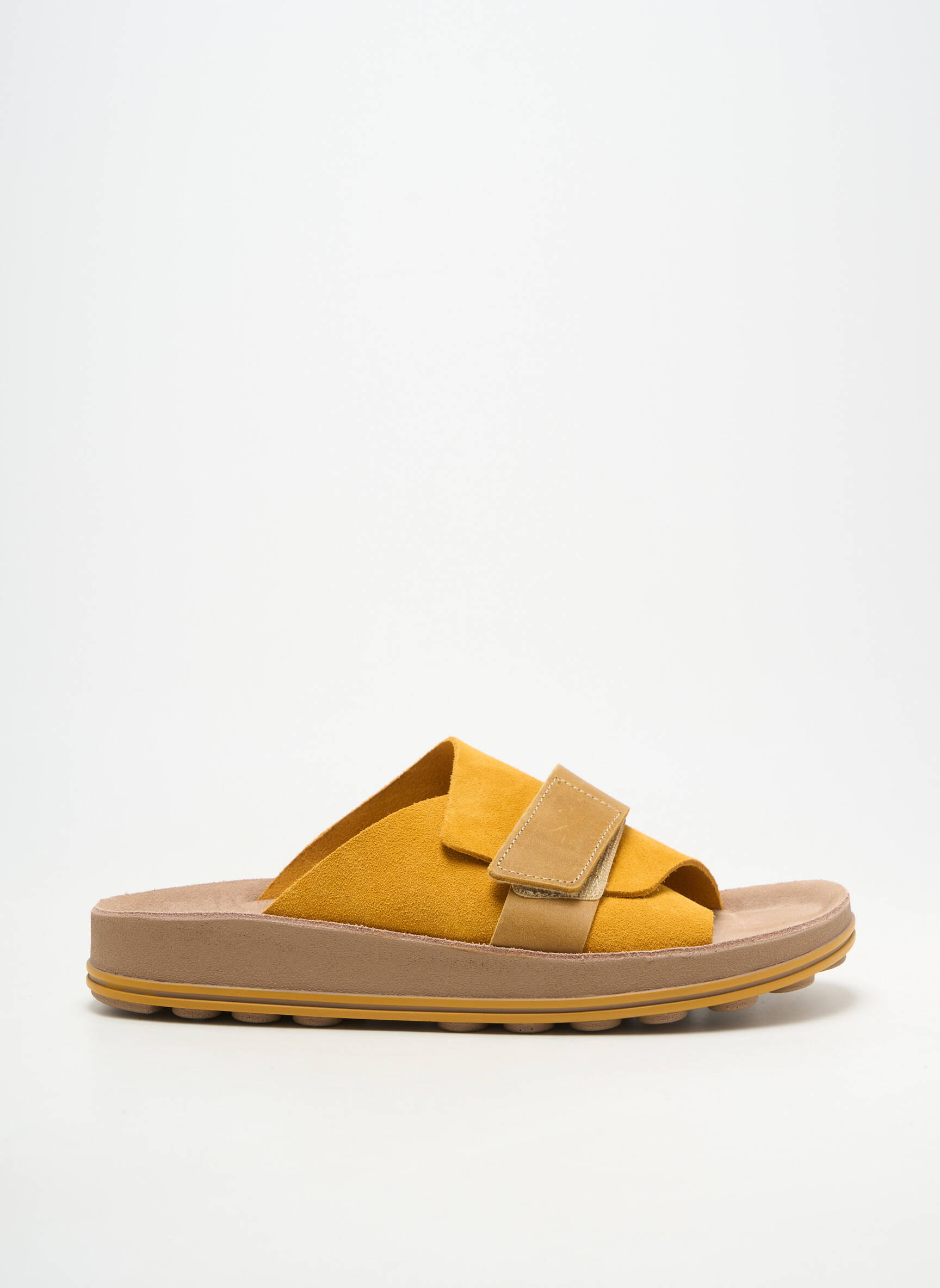 Mules/sabots bout ouvert talon plat jusqu'à 3cm jaune FANTASY SANDALS femme
