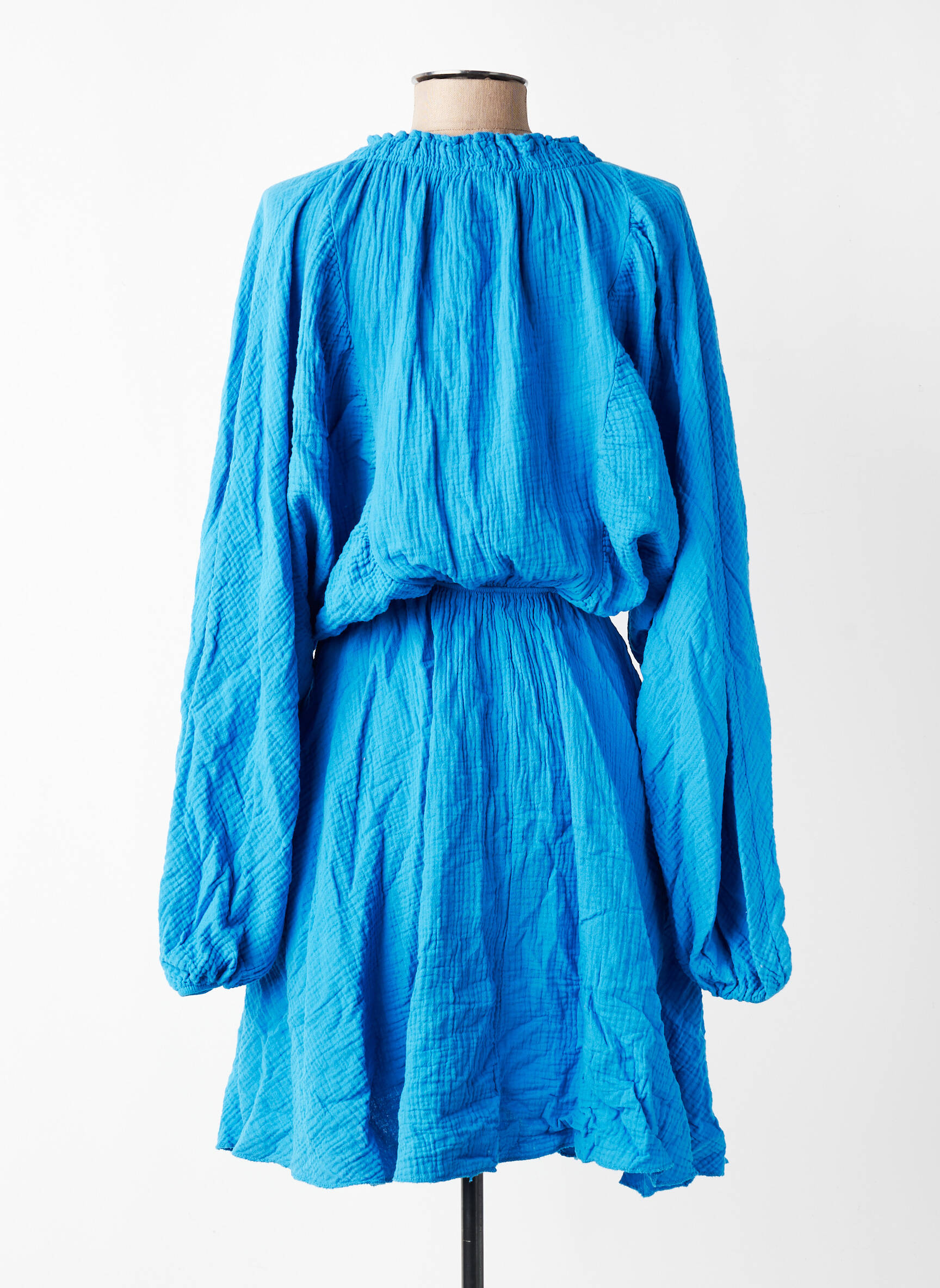 Robe mi-longue tissage crêpe manches longues bleu L'ESSENTIEL femme