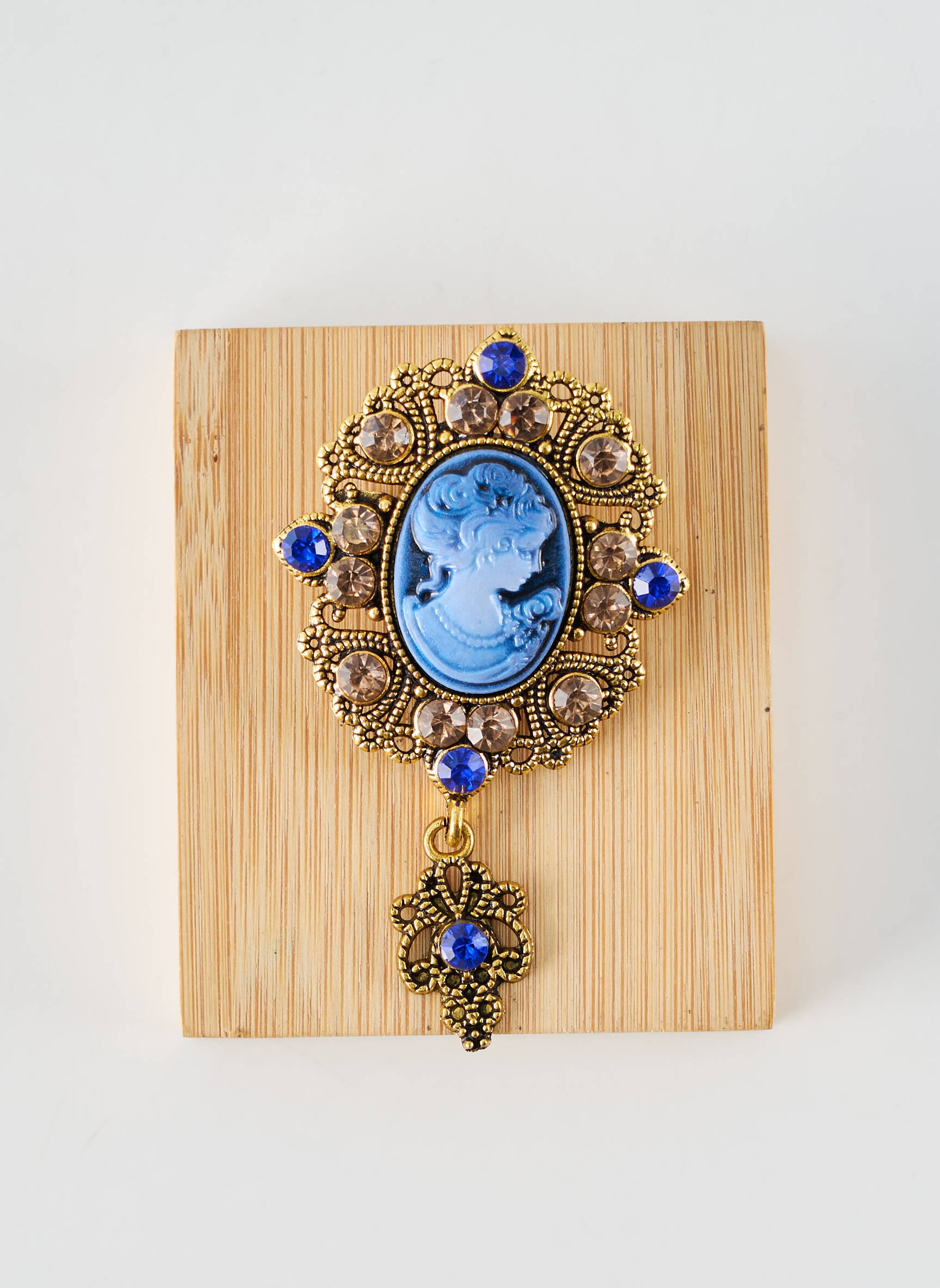 Broche fermeture agrafe bleu TATA GISELE femme