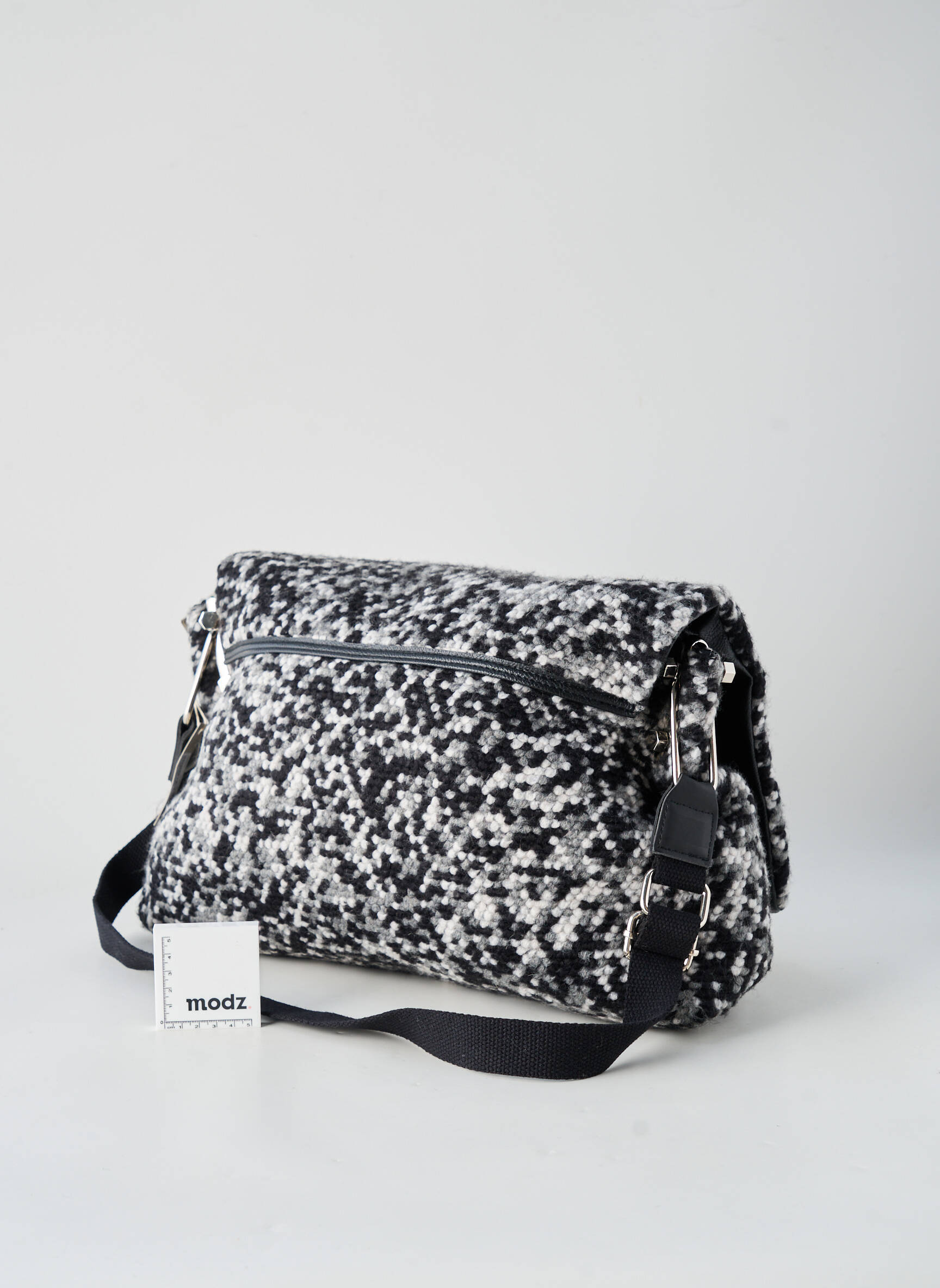 Sac fermeture zippée forme rectangulaire noir ANTONELLO SERIO femme