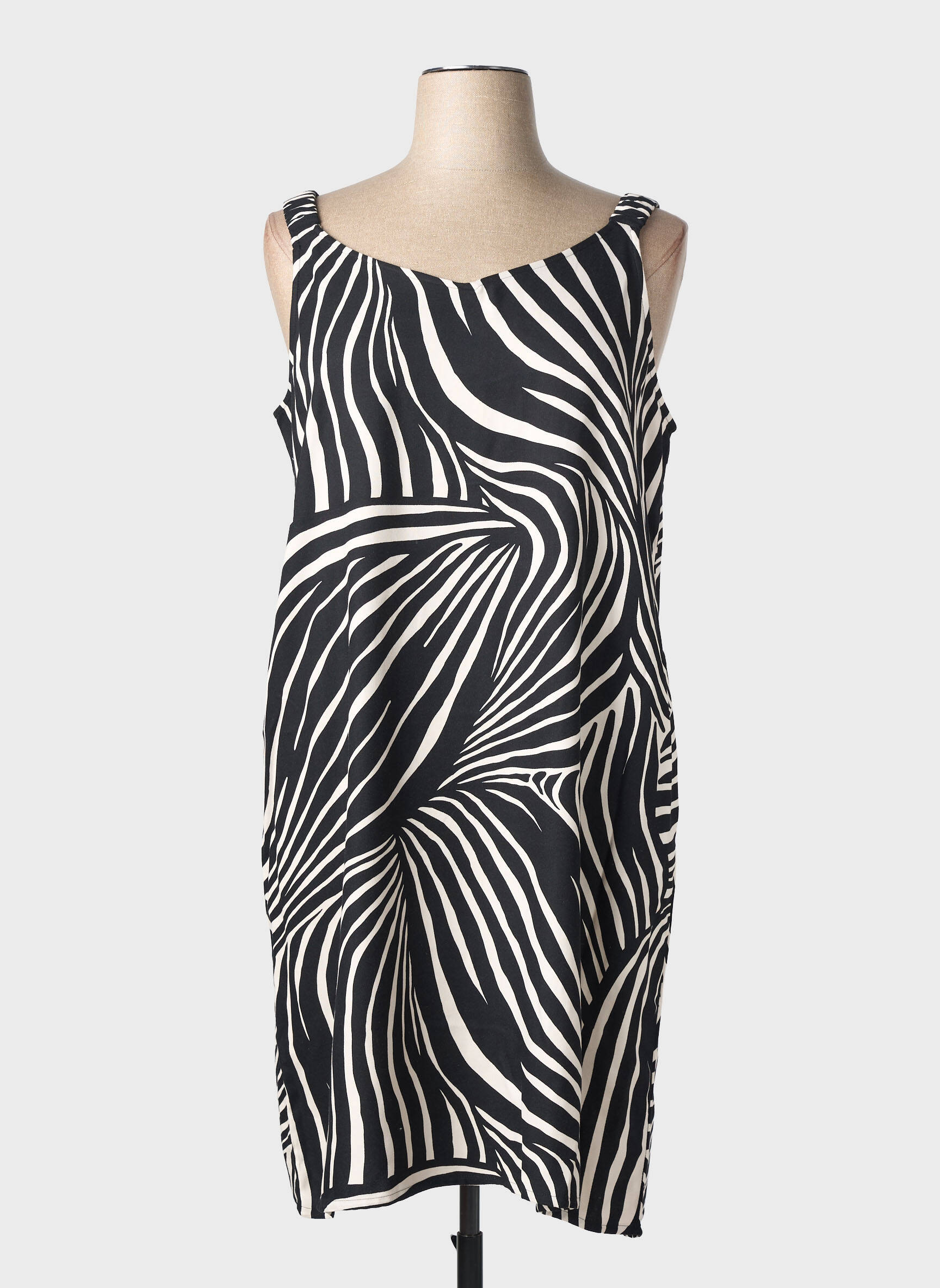 Robe mi-longue coupe fluide fines bretelles noir STREET ONE femme