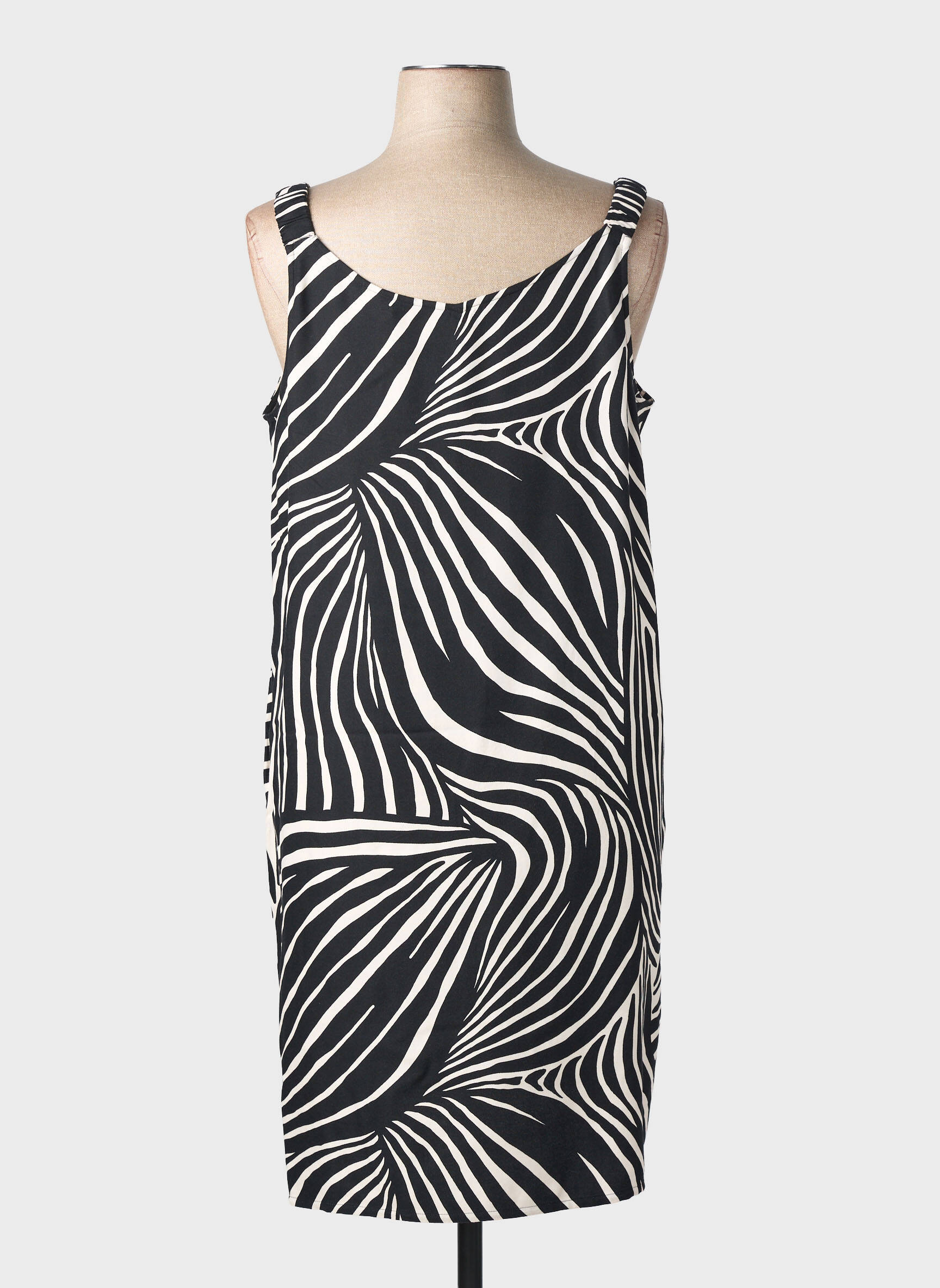 Robe mi-longue coupe fluide fines bretelles noir STREET ONE femme