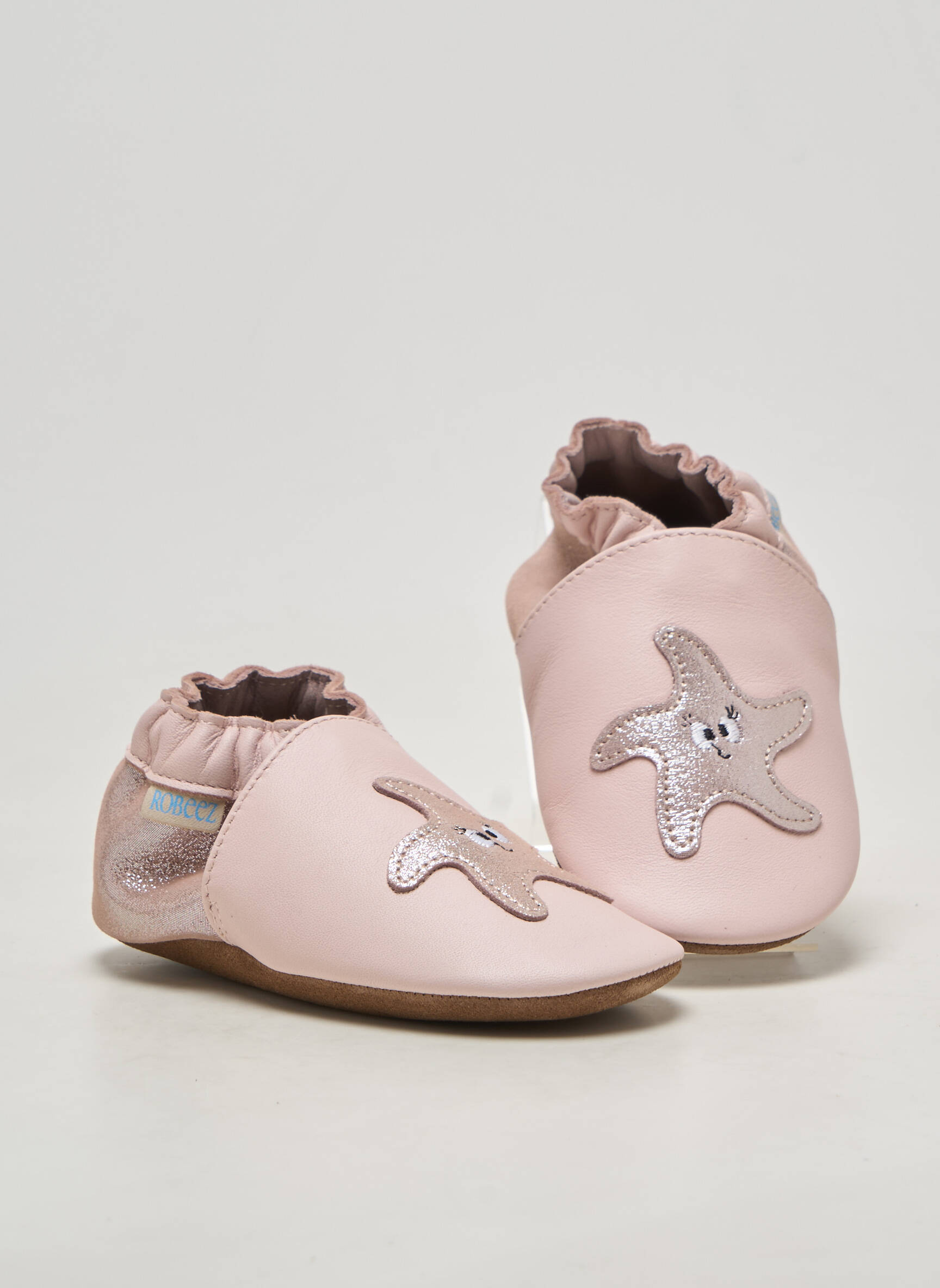 Chaussons/pantoufles matière lisse bout rond rose ROBEEZ fille
