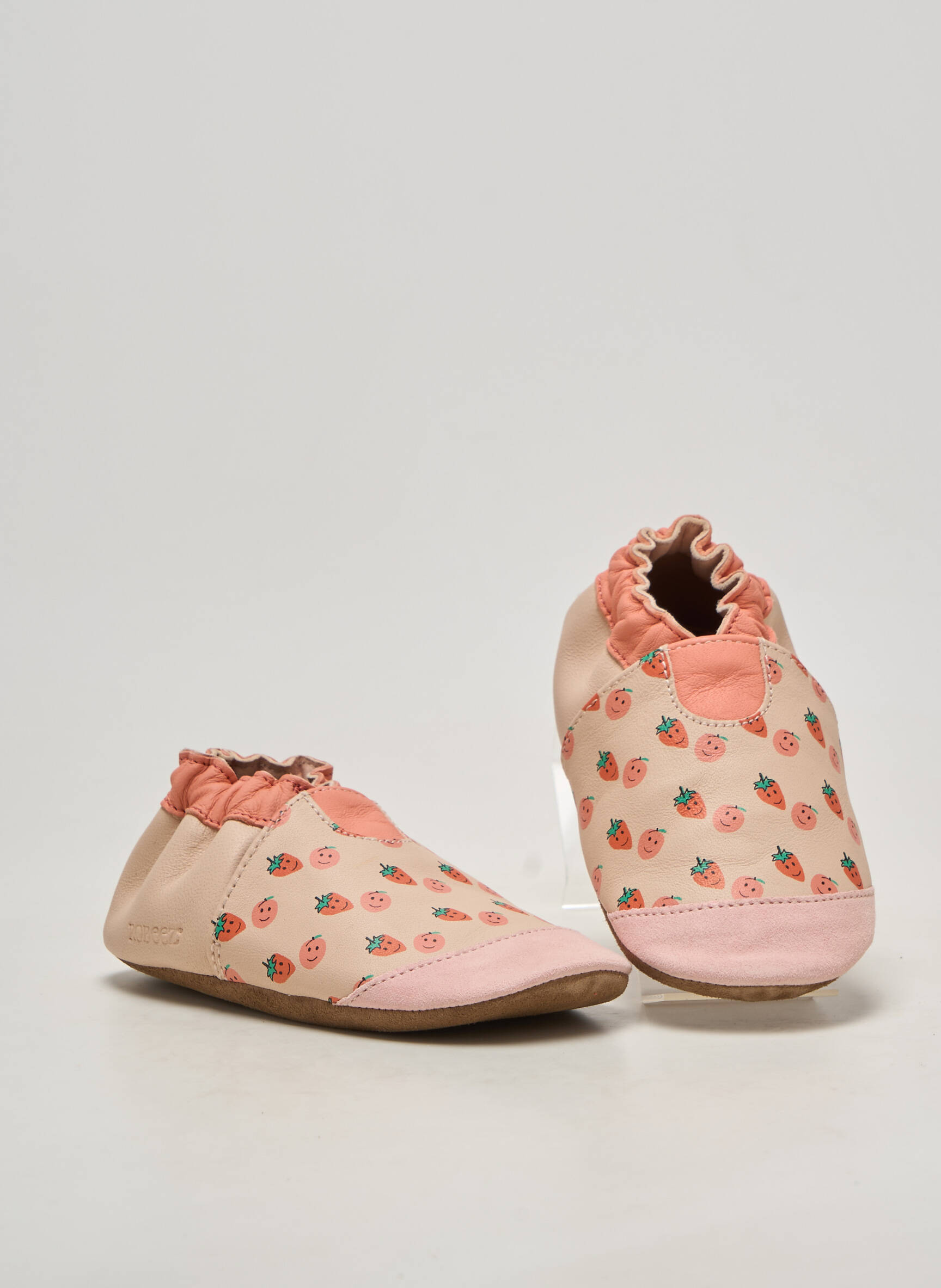 Chaussons/pantoufles matière lisse bout rond rose ROBEEZ fille