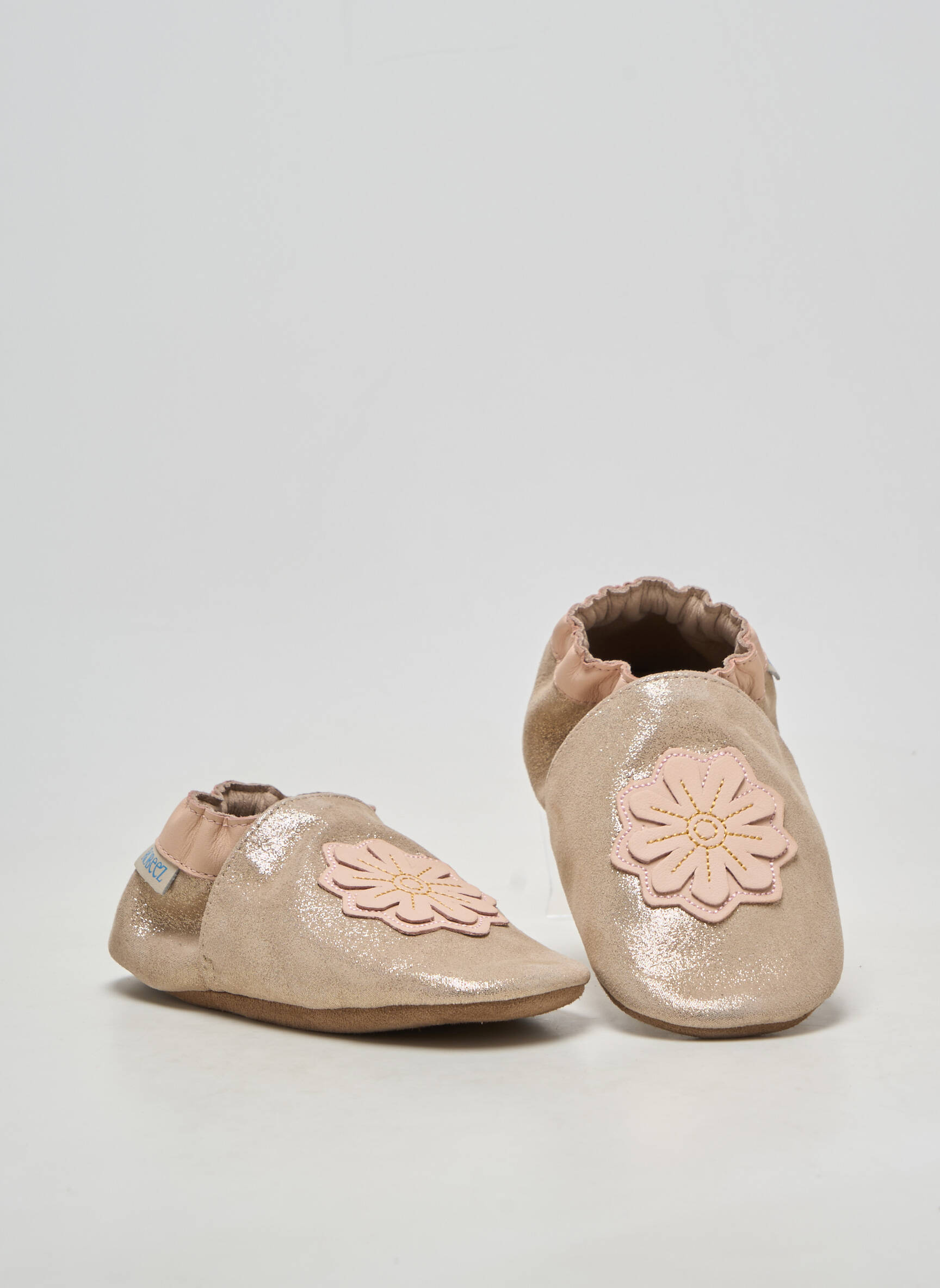 Chaussons/pantoufles matière lisse bout rond rose ROBEEZ fille