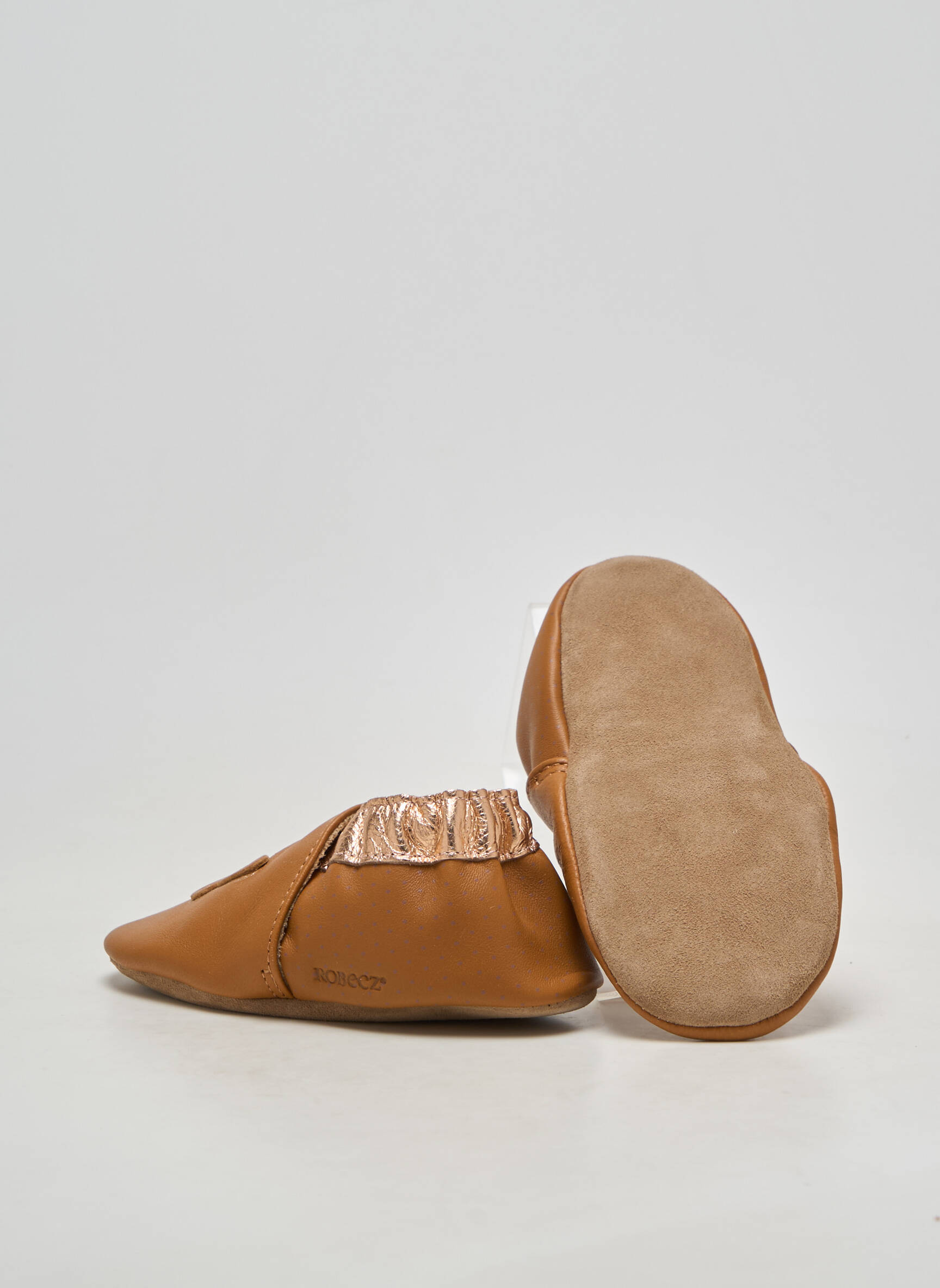 Chaussons/pantoufles matière lisse bout rond marron ROBEEZ fille