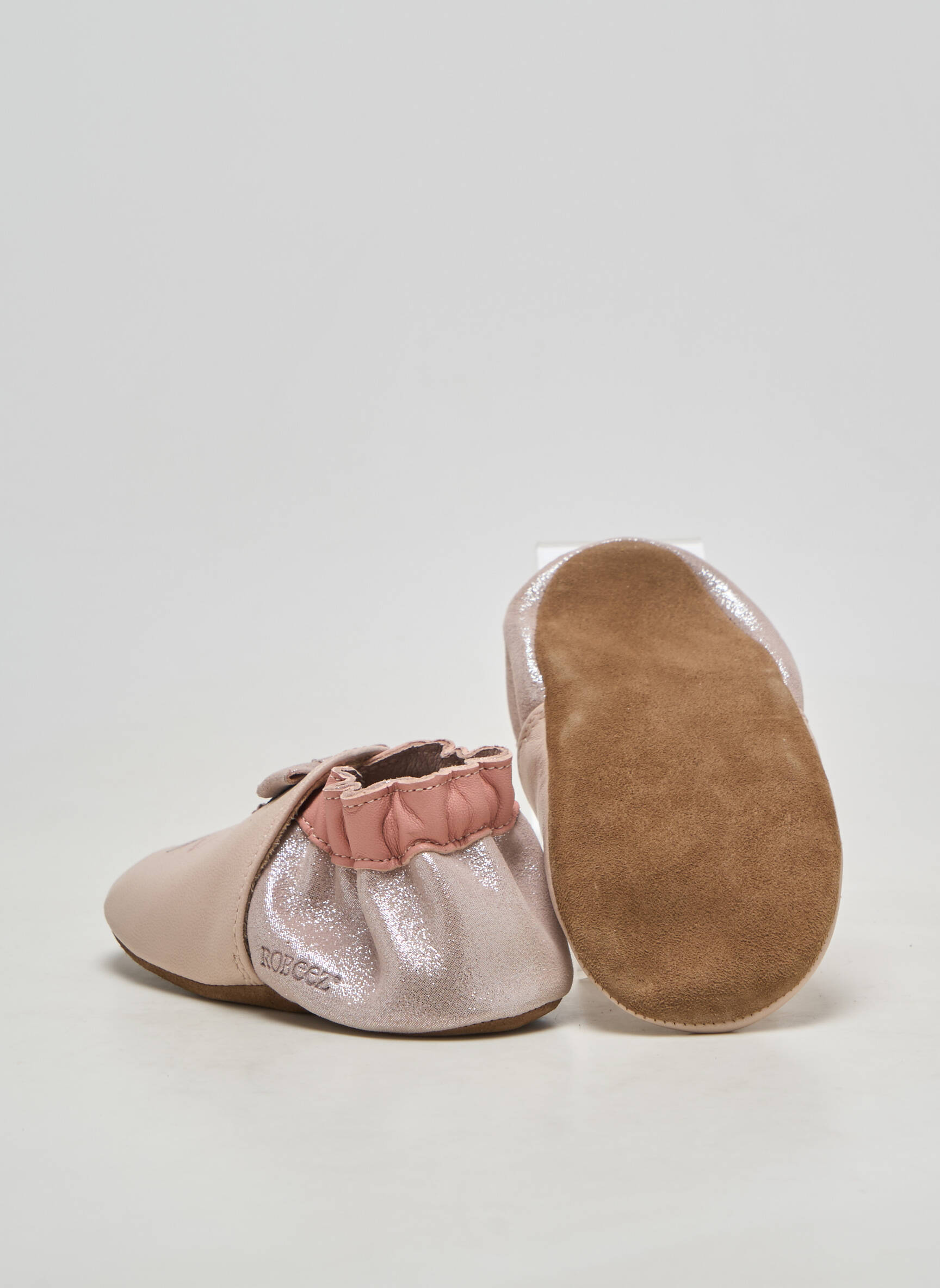 Chaussons/pantoufles matière lisse bout rond rose ROBEEZ fille