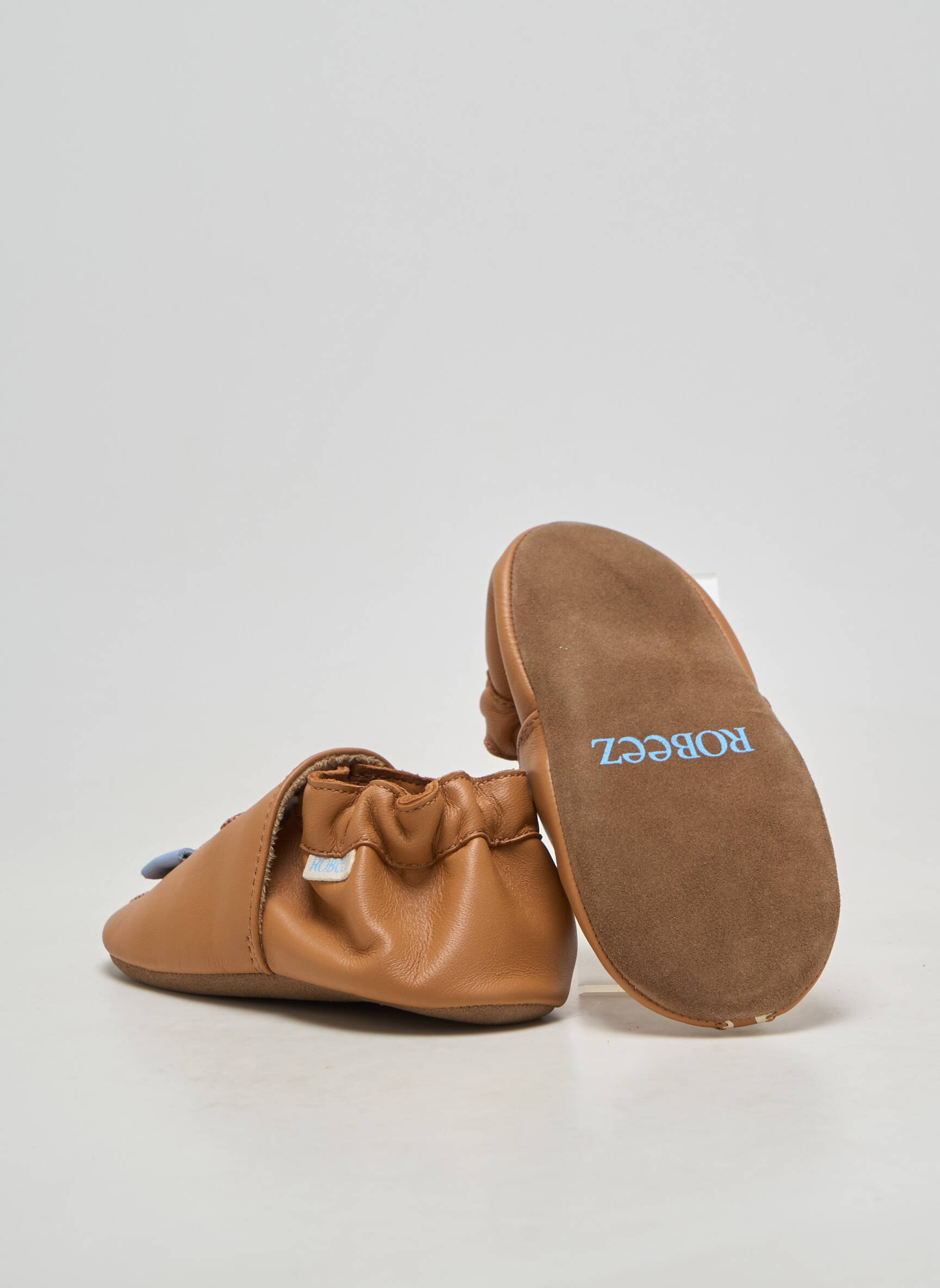 Chaussons/pantoufles matière lisse bout rond marron ROBEEZ enfant