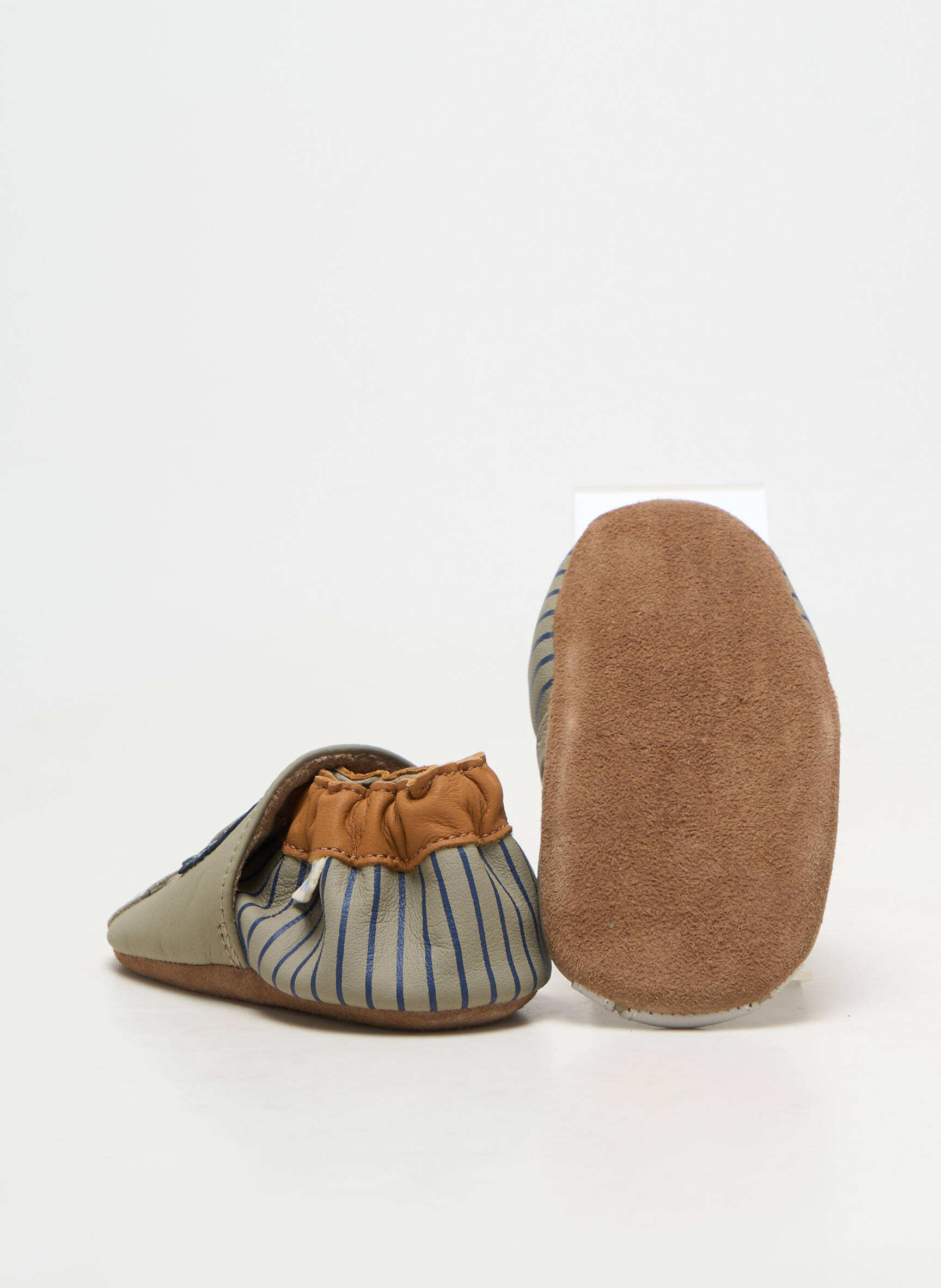 Chaussons/pantoufles matière lisse bout rond vert ROBEEZ garçon