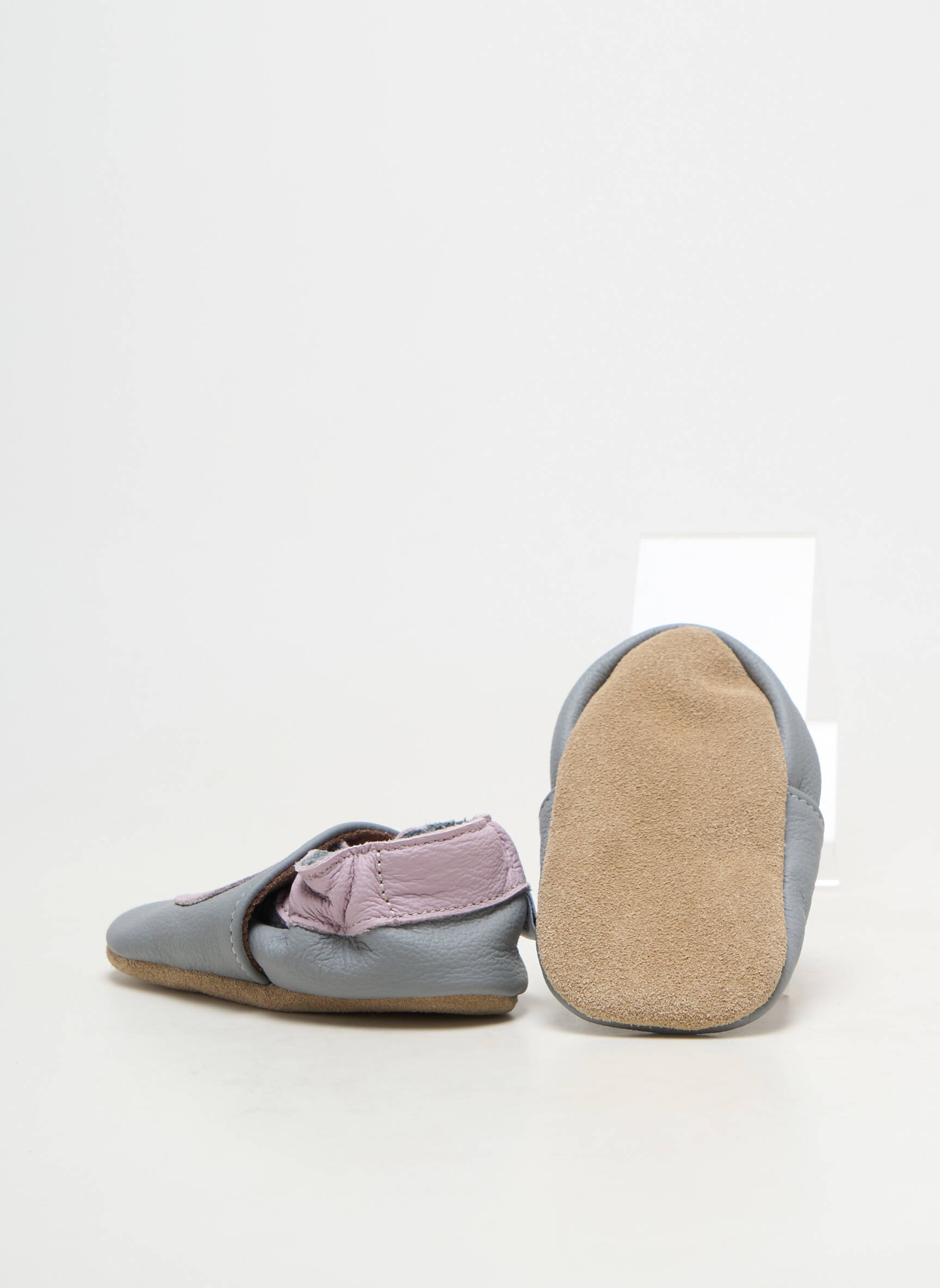 Chaussons/pantoufles matière lisse bout rond gris HOBEA  fille