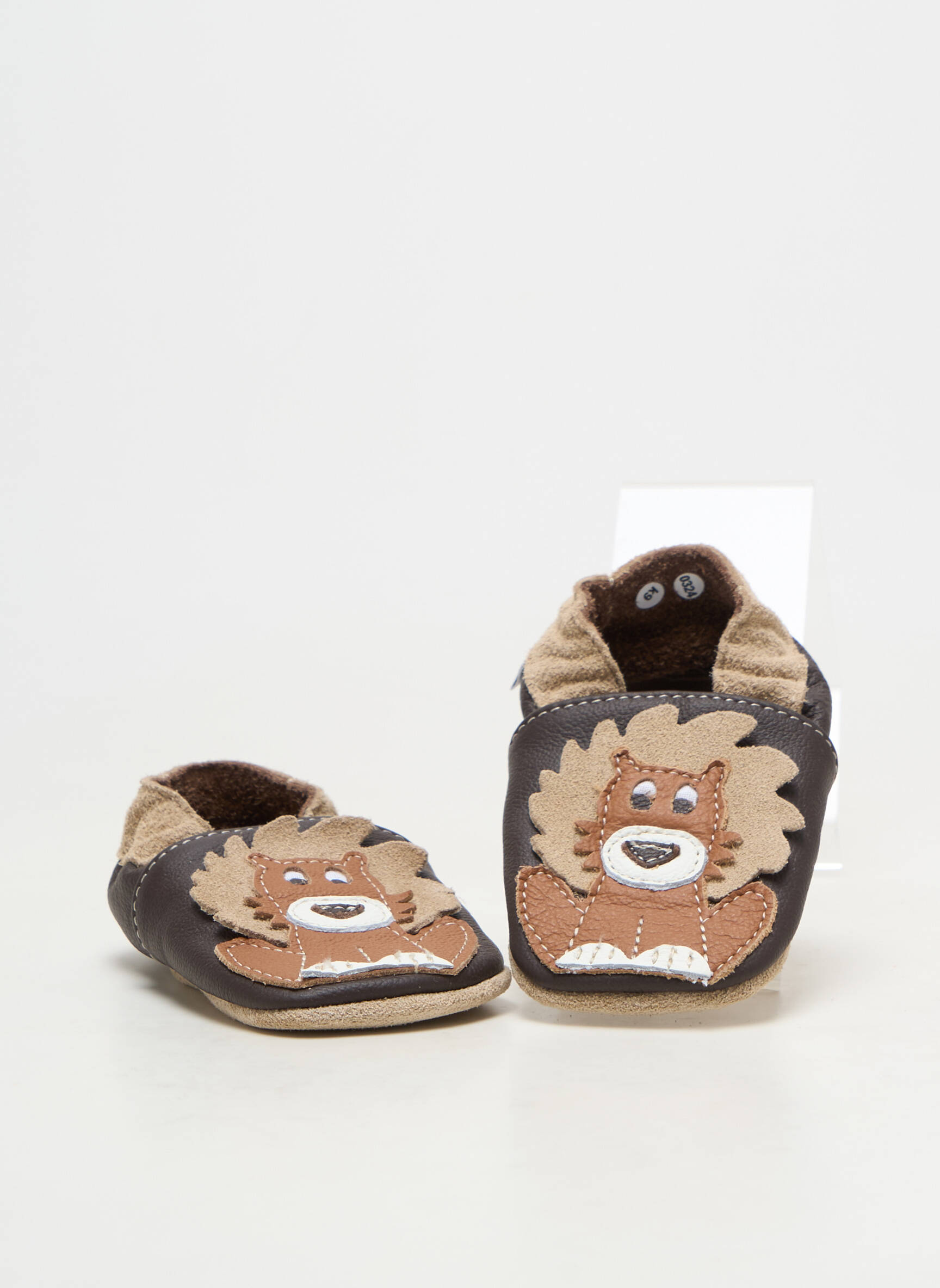 Chaussons/pantoufles matière lisse bout rond marron HOBEA  garçon