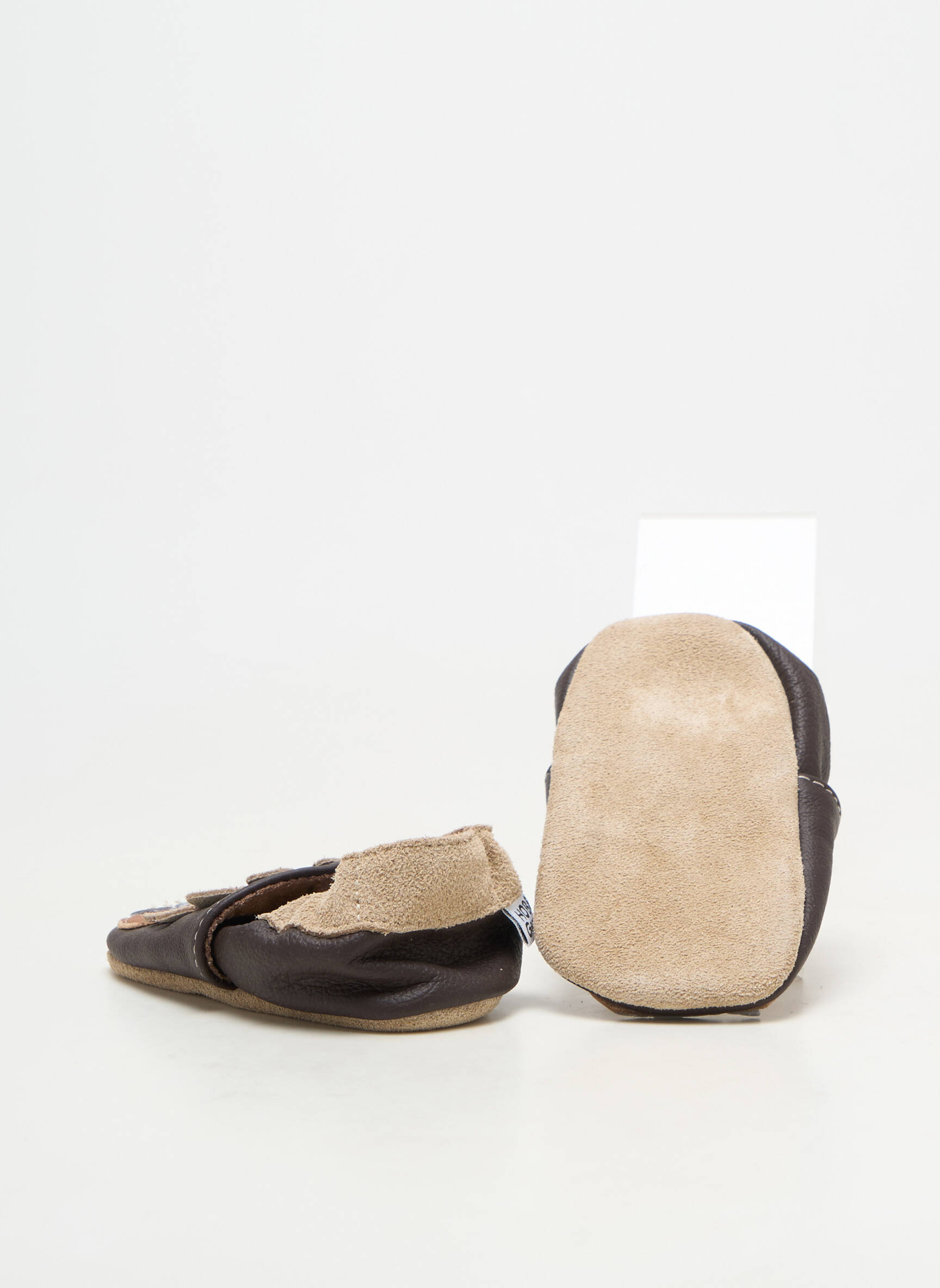 Chaussons/pantoufles matière lisse bout rond marron HOBEA  garçon