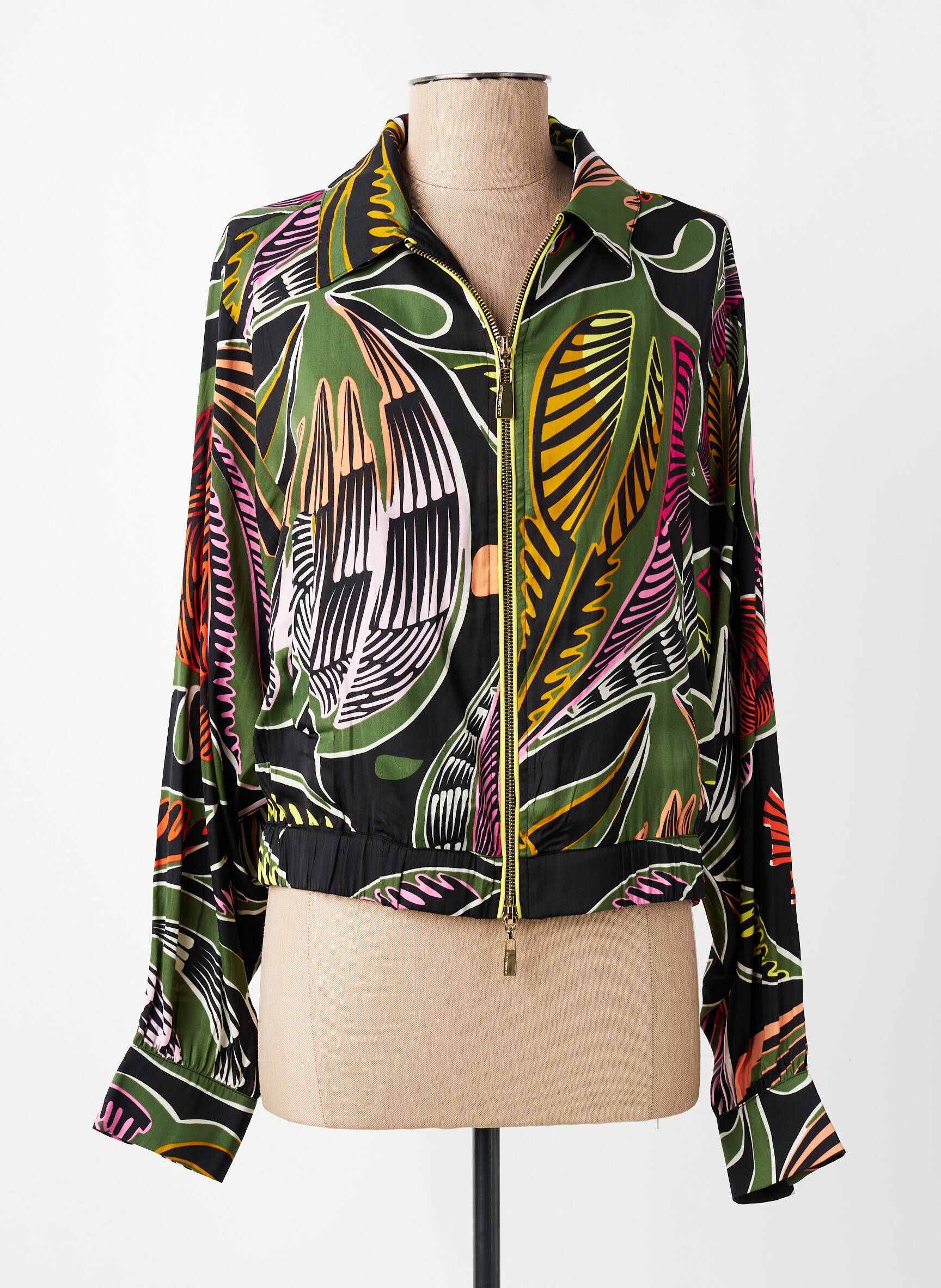Blouson effet matière satinée noir LOLA CASADEMUNT femme
