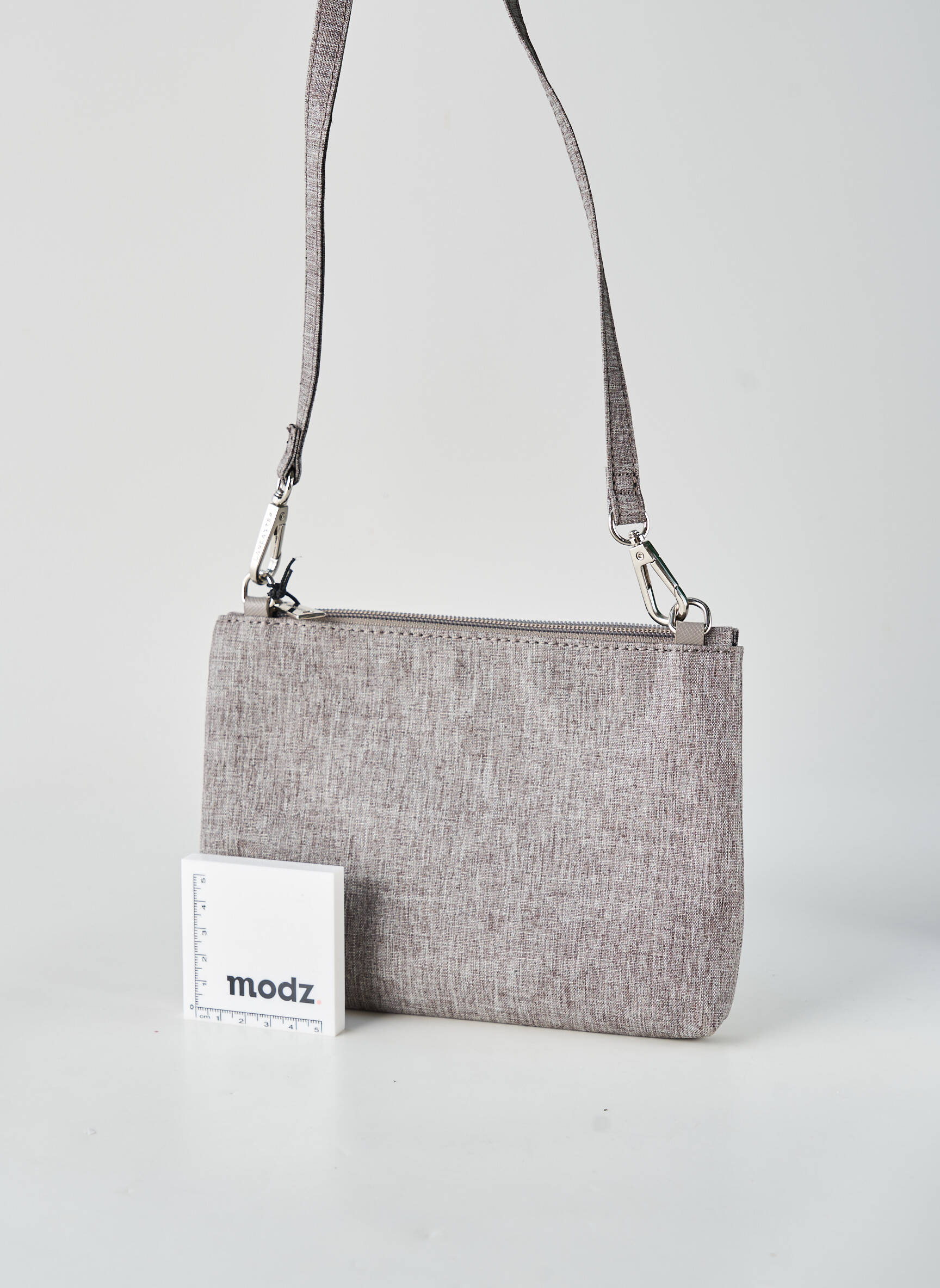 Sac fermeture zippée forme rectangulaire gris LANCASTER femme