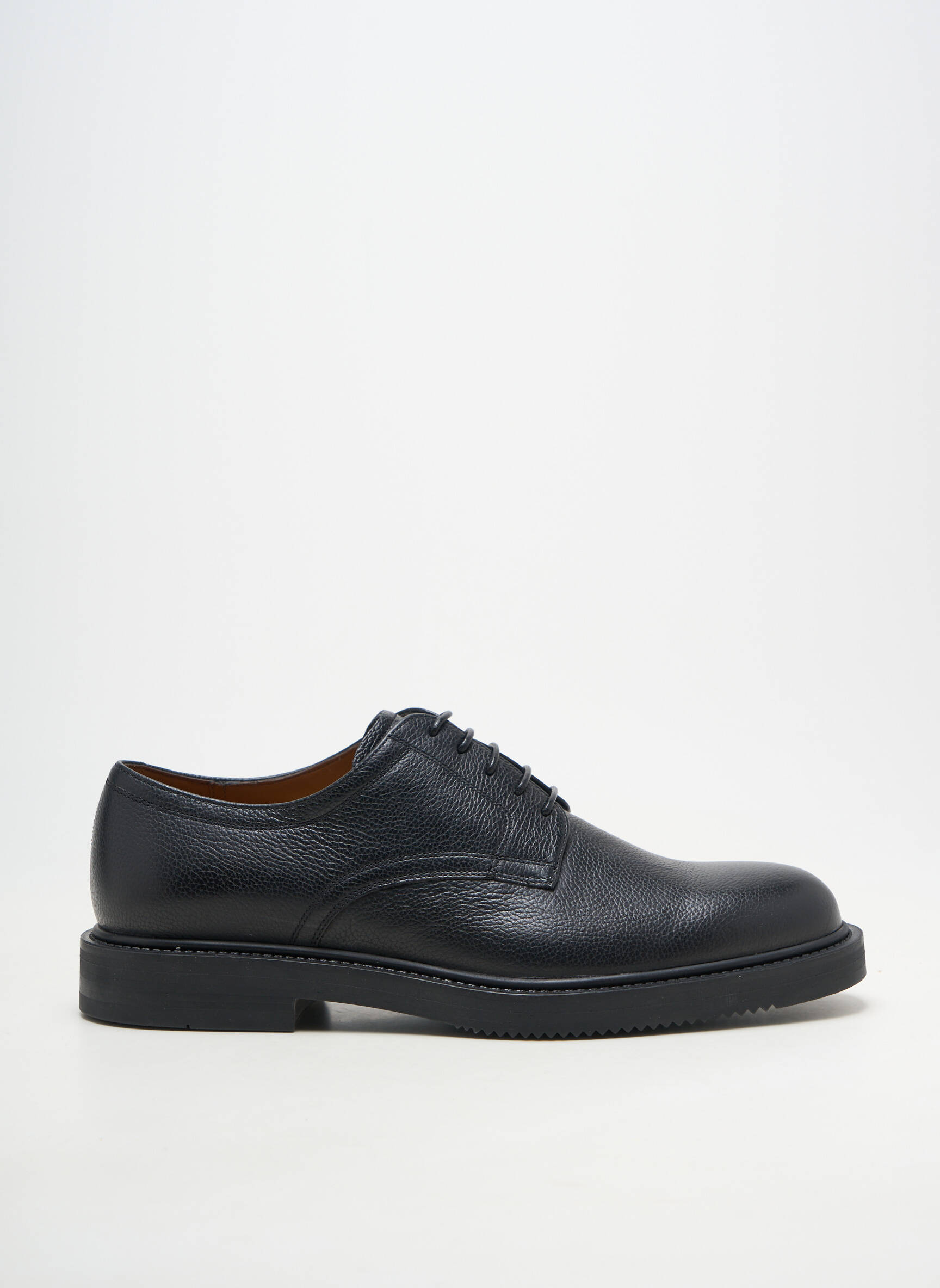 Derbies matière lisse talon bas noir BALLY homme